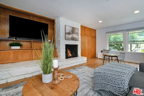 $1,250,000 | 5460 Noble Avenue, Sherman Oaks, CA 91411