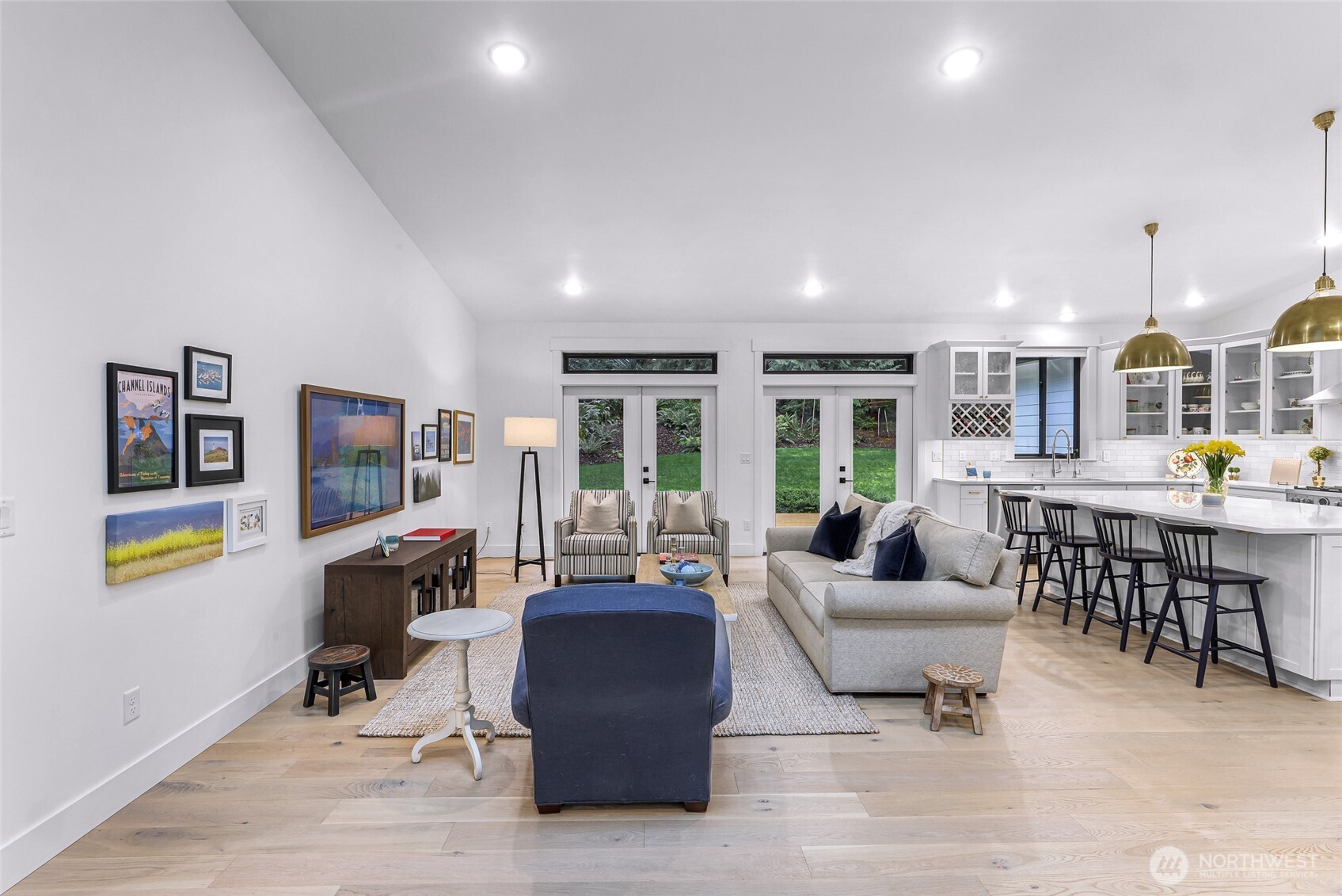 4336 Meander Lane Langley, WA 98260 - Photo 5 of 36 a living room with furniture and a potted plant