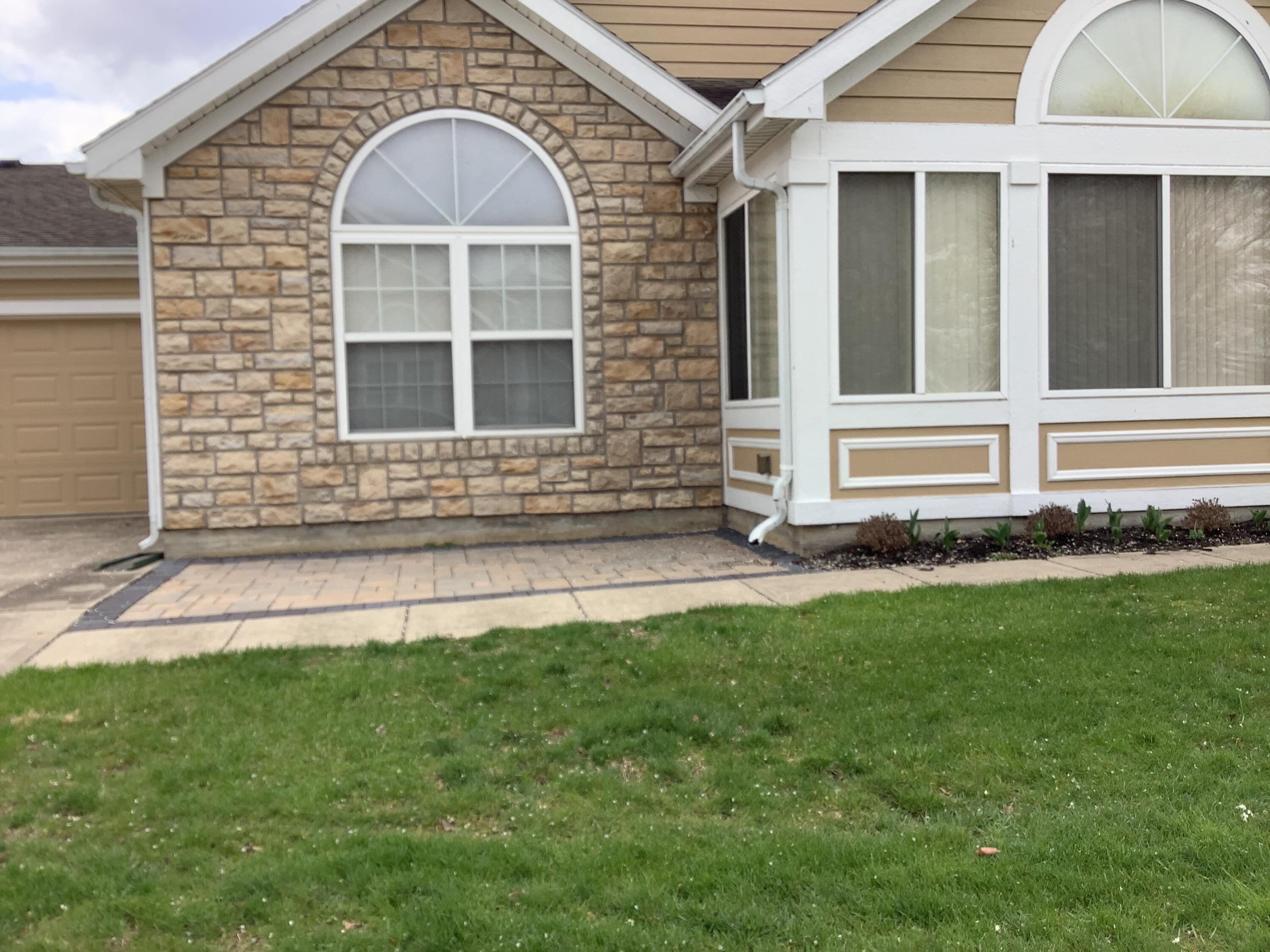 2667 Prestwick Circle Springfield, OH 45503 - Photo 3 of 20