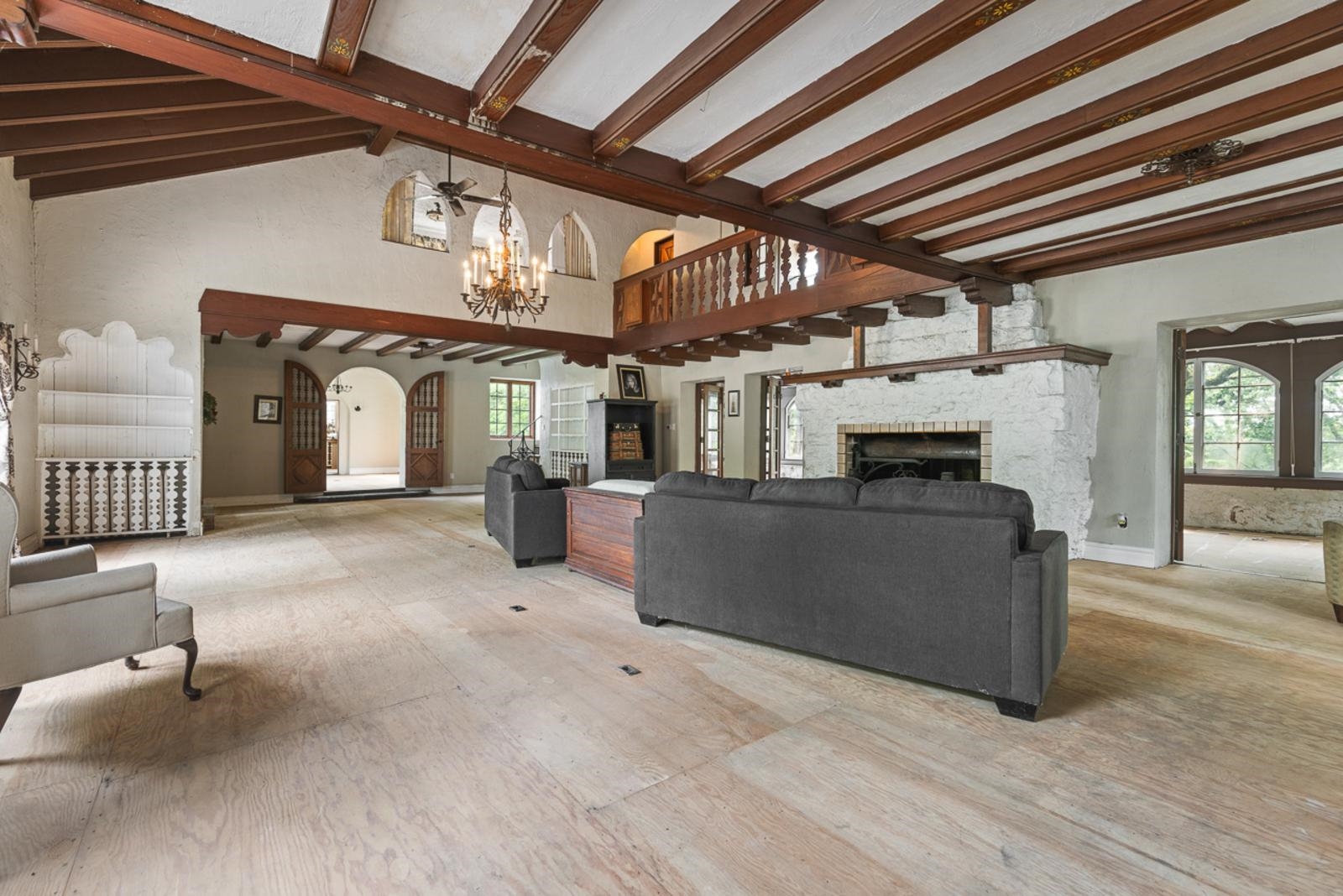 1511 West Demeter Drive Freeport, IL 61032 - Photo 16 of 78 a living room with furniture and a flat screen tv