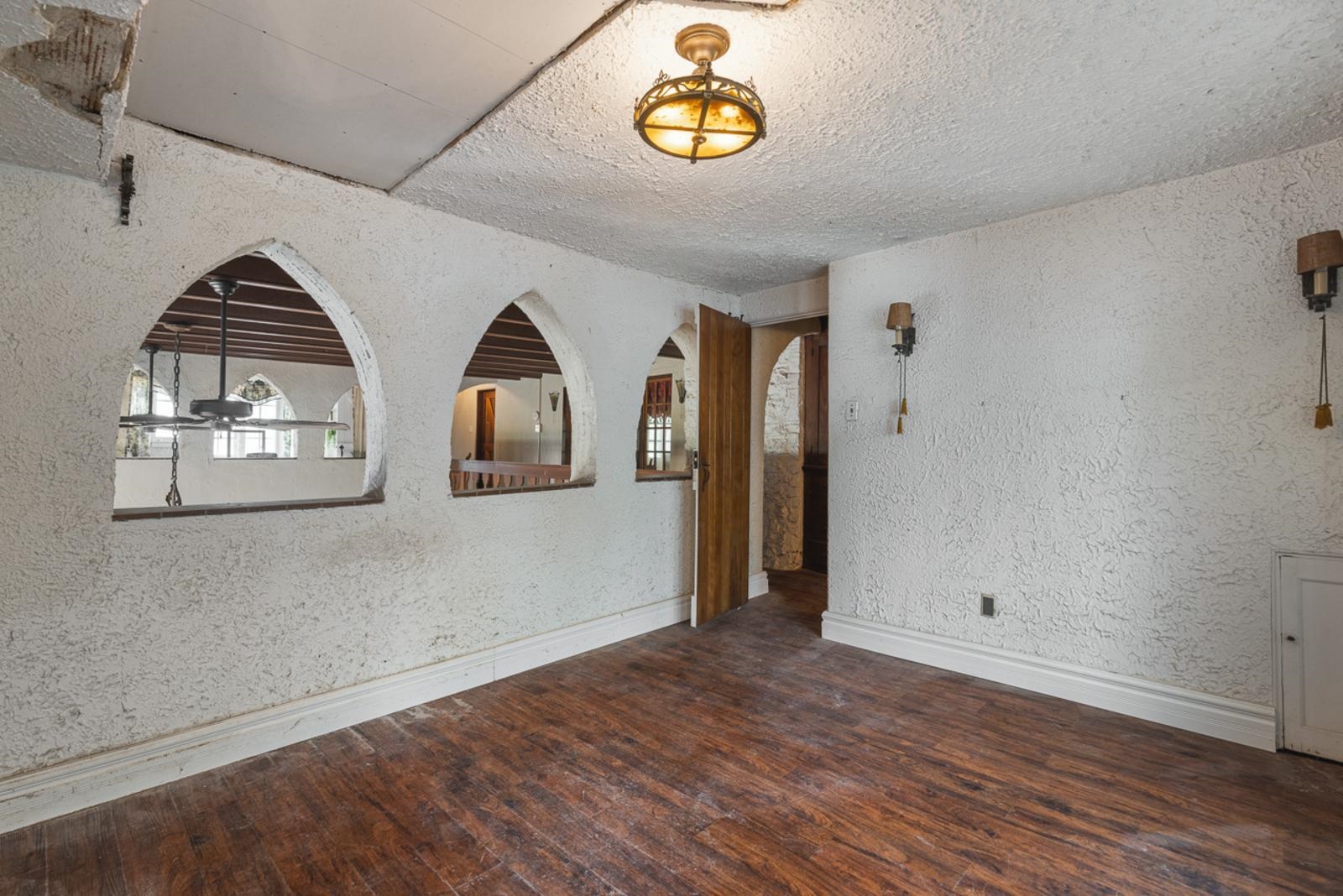 1511 West Demeter Drive Freeport, IL 61032 - Photo 25 of 78 a view of entryway with wooden floor