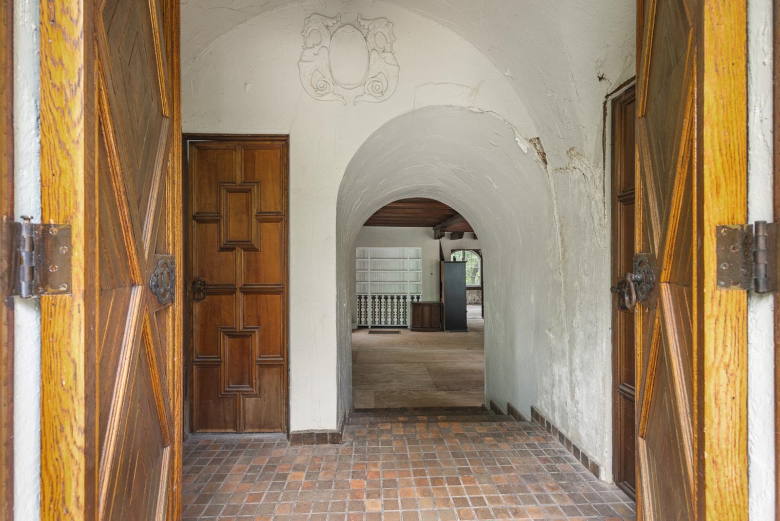 1511 West Demeter Drive Freeport, IL 61032 - Photo 7 of 78 a view of entryway with a front door