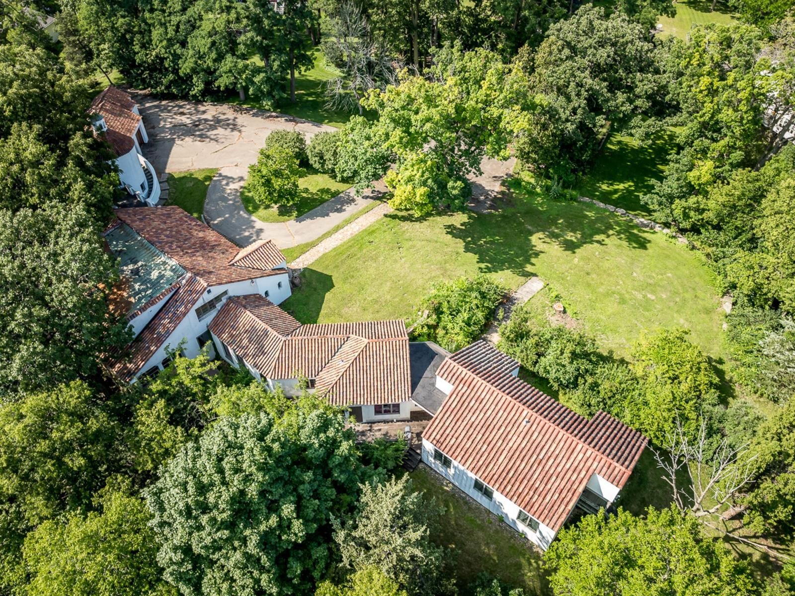 1511 West Demeter Drive Freeport, IL 61032 - Photo 71 of 78 an aerial view of a house with a yard and outdoor seating
