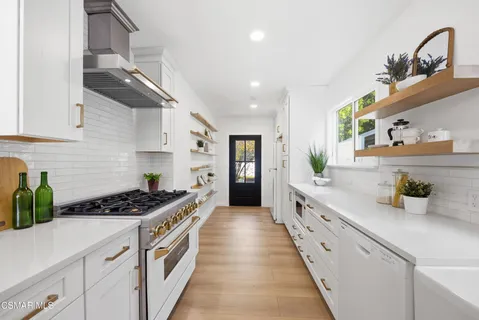 $999,000 | 16421 Haynes Street, Lake Balboa, CA 91406