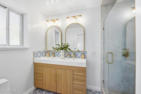 $999,000 | 16421 Haynes Street, Lake Balboa, CA 91406