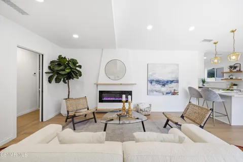 $999,000 | 16421 Haynes Street, Lake Balboa, CA 91406