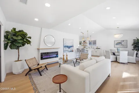 $999,000 | 16421 Haynes Street, Lake Balboa, CA 91406