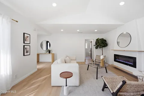 $999,000 | 16421 Haynes Street, Lake Balboa, CA 91406