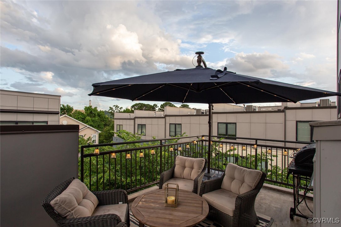 447 Nottoway Walk Alexandria, VA 22304 - Photo 29 of 49 Patio / terrace with an outdoor living space