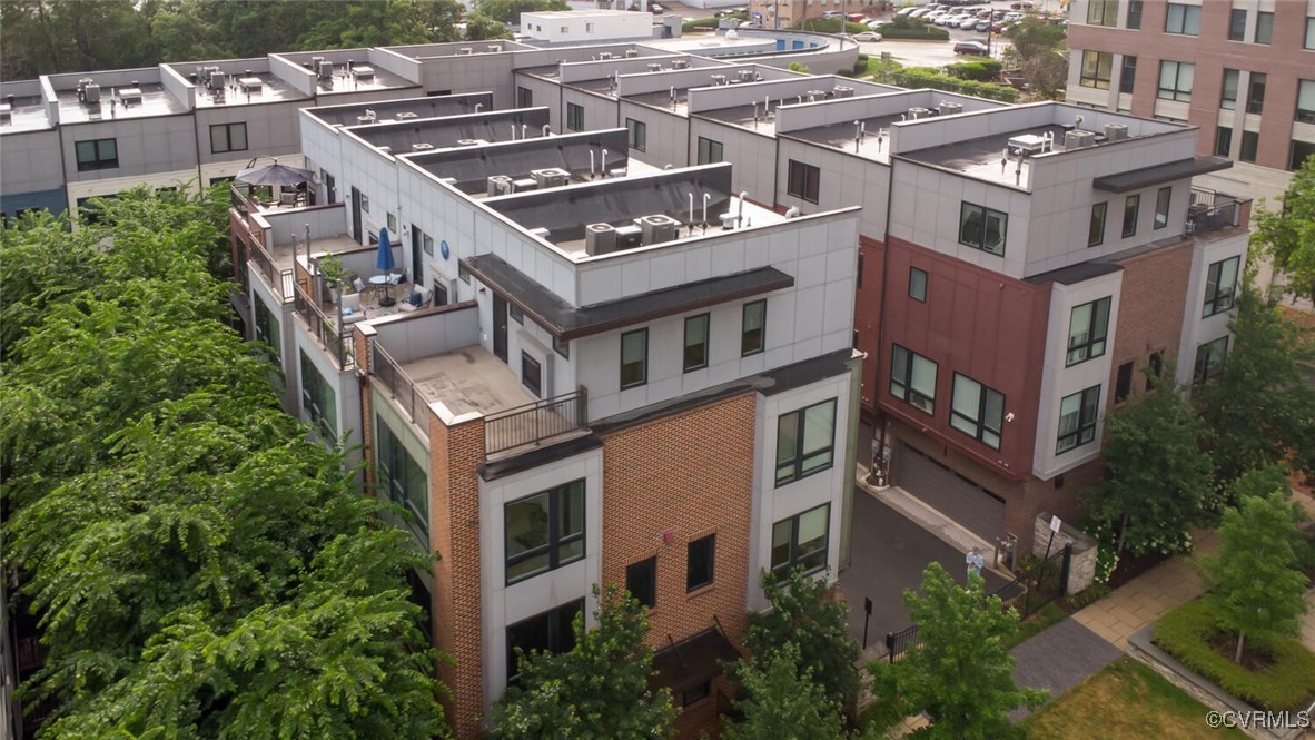 447 Nottoway Walk Alexandria, VA 22304 - Photo 3 of 49 Drone / aerial view