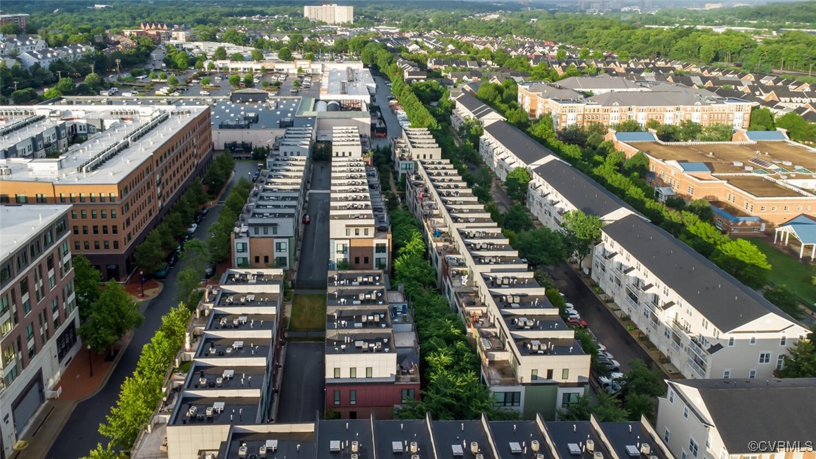 447 Nottoway Walk Alexandria, VA 22304 - Photo 47 of 49 Drone / aerial view