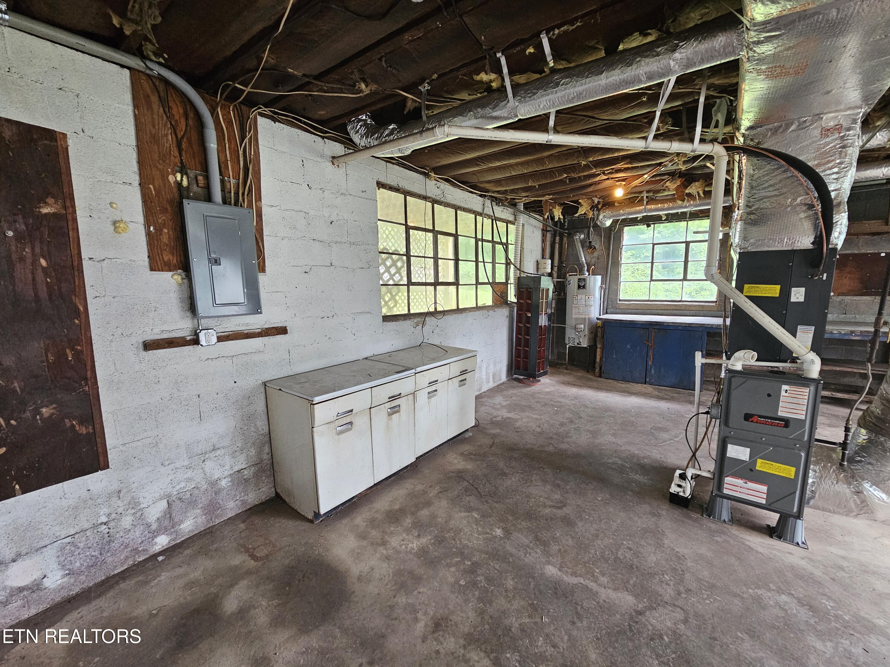 1345 Blockhouse Valley Road Clinton, TN 37716 - Photo 37 of 50 20260612_165102 - Copy