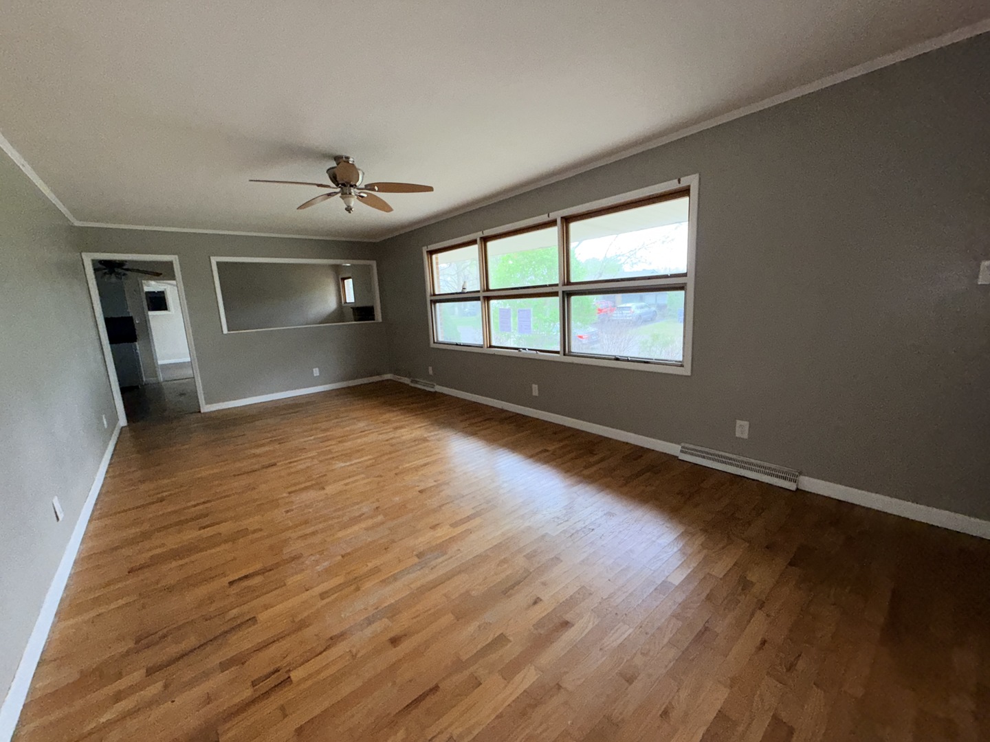 192 Circle Drive Herrin, IL 62948 - Photo 2 of 26