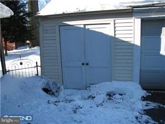 228 Summit Road Media, PA 19063 - Photo 3 of 6 Garage
