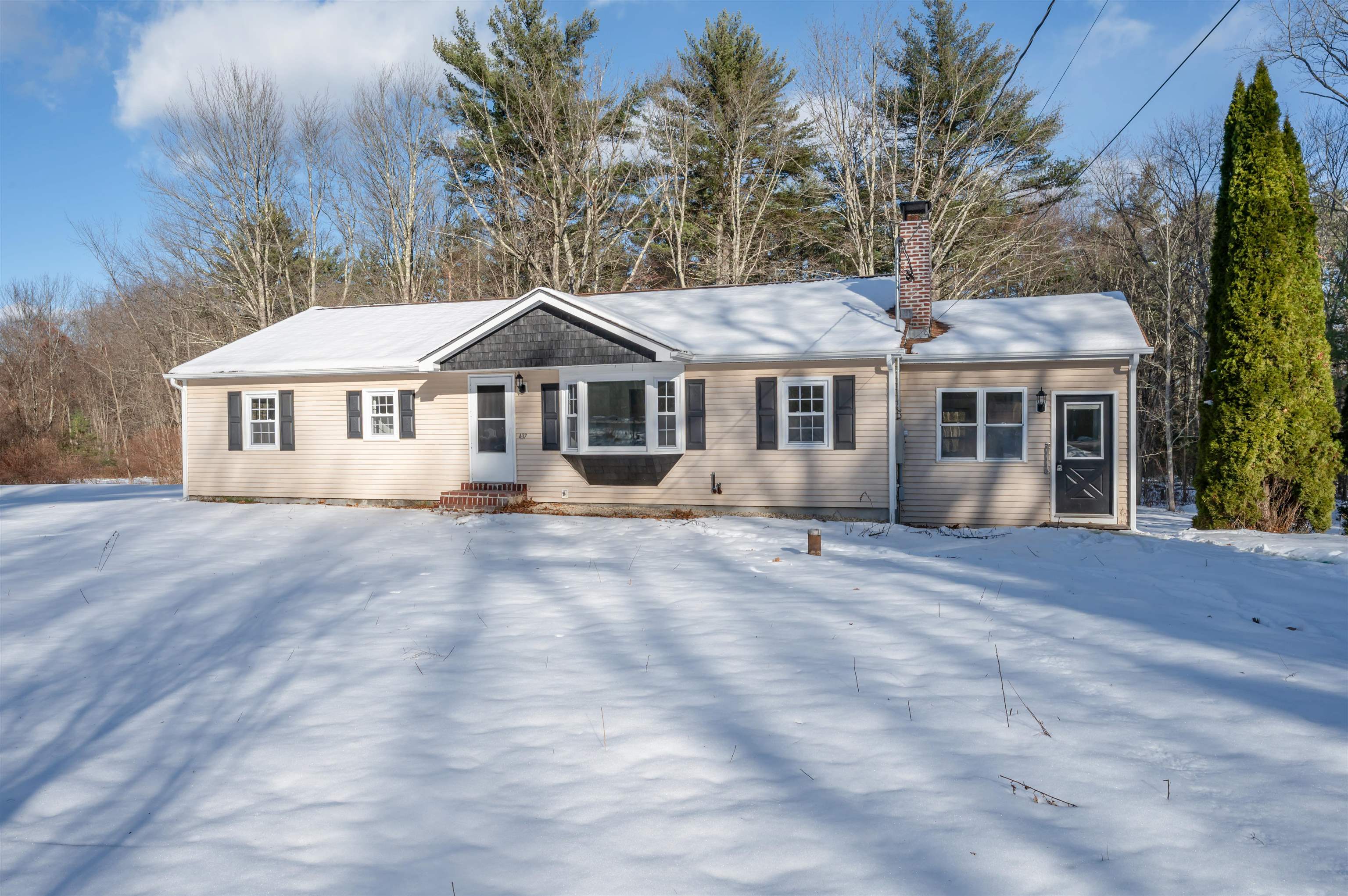 437 Chester Road Auburn, NH 03032 - Photo 1 of 36