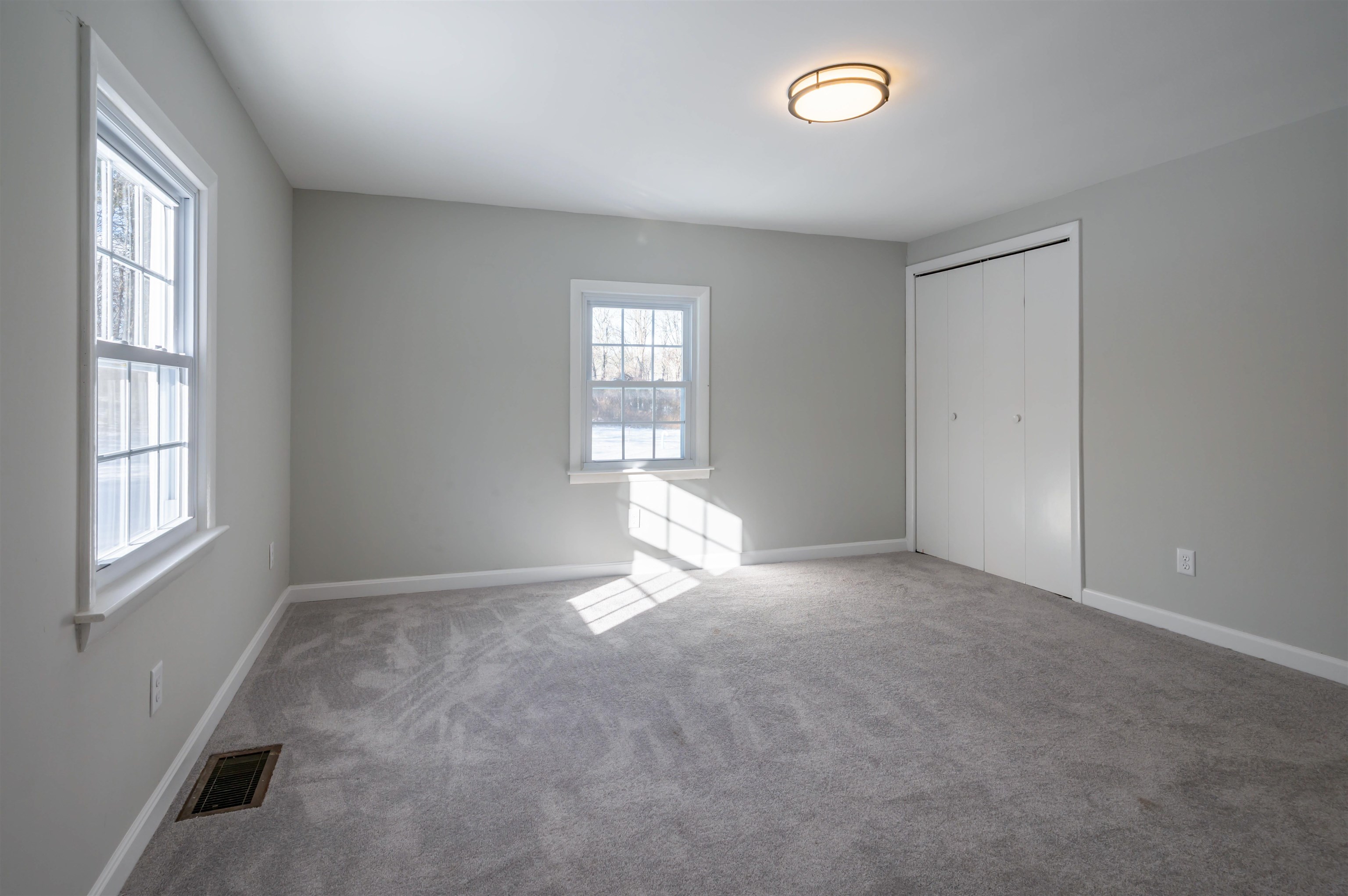 437 Chester Road Auburn, NH 03032 - Photo 12 of 36
