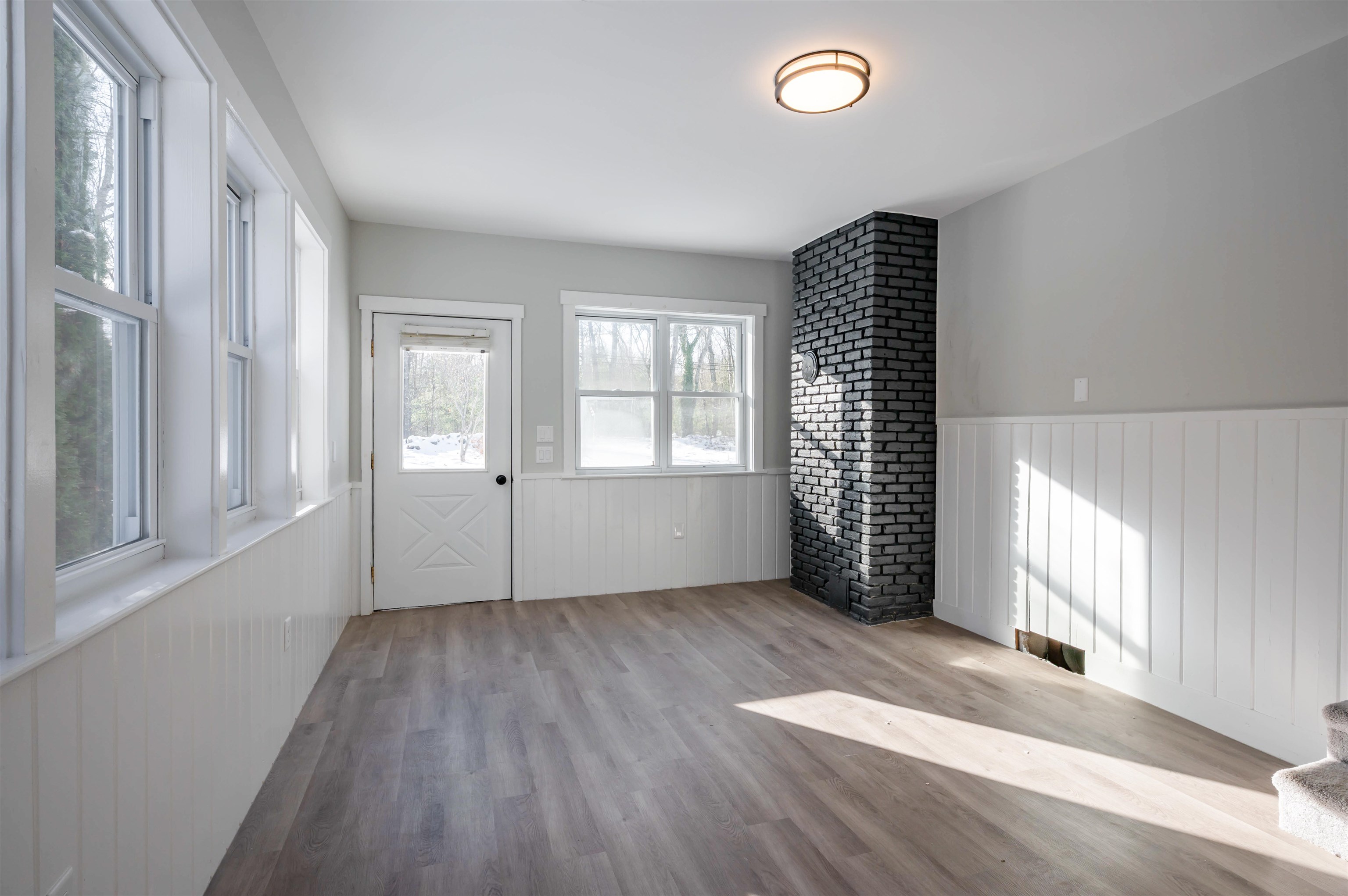 437 Chester Road Auburn, NH 03032 - Photo 21 of 36
