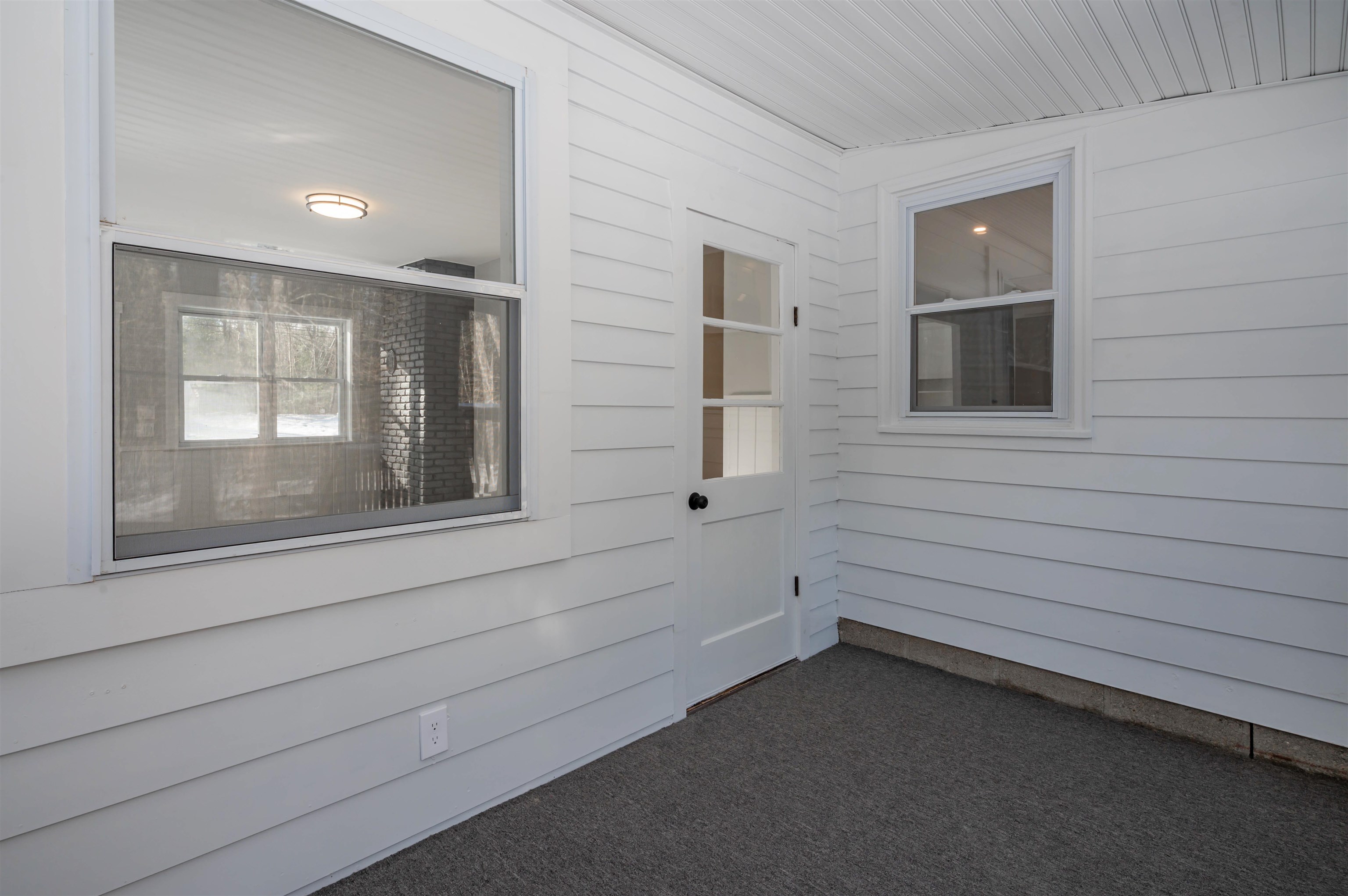 437 Chester Road Auburn, NH 03032 - Photo 23 of 36