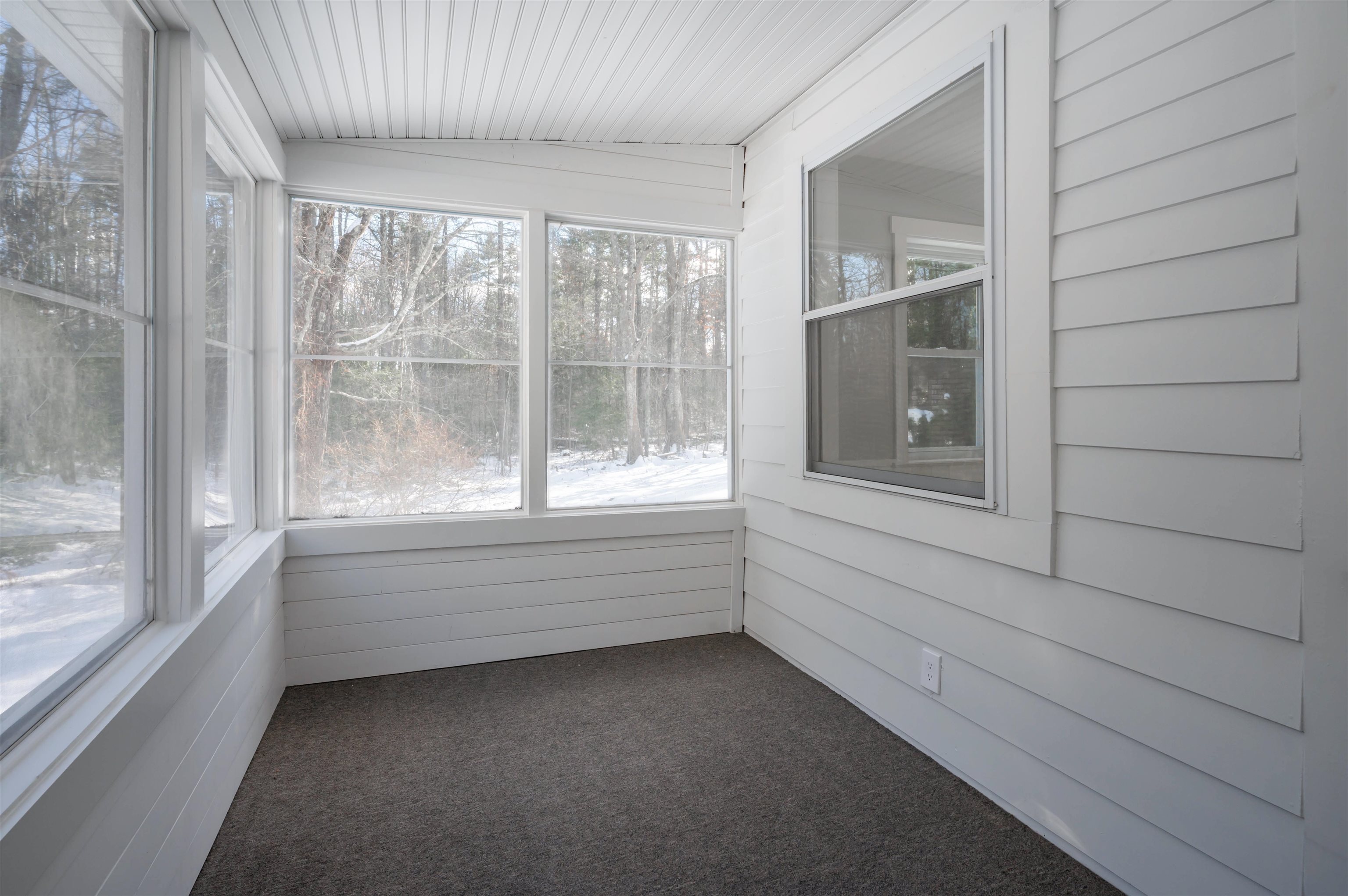 437 Chester Road Auburn, NH 03032 - Photo 26 of 36