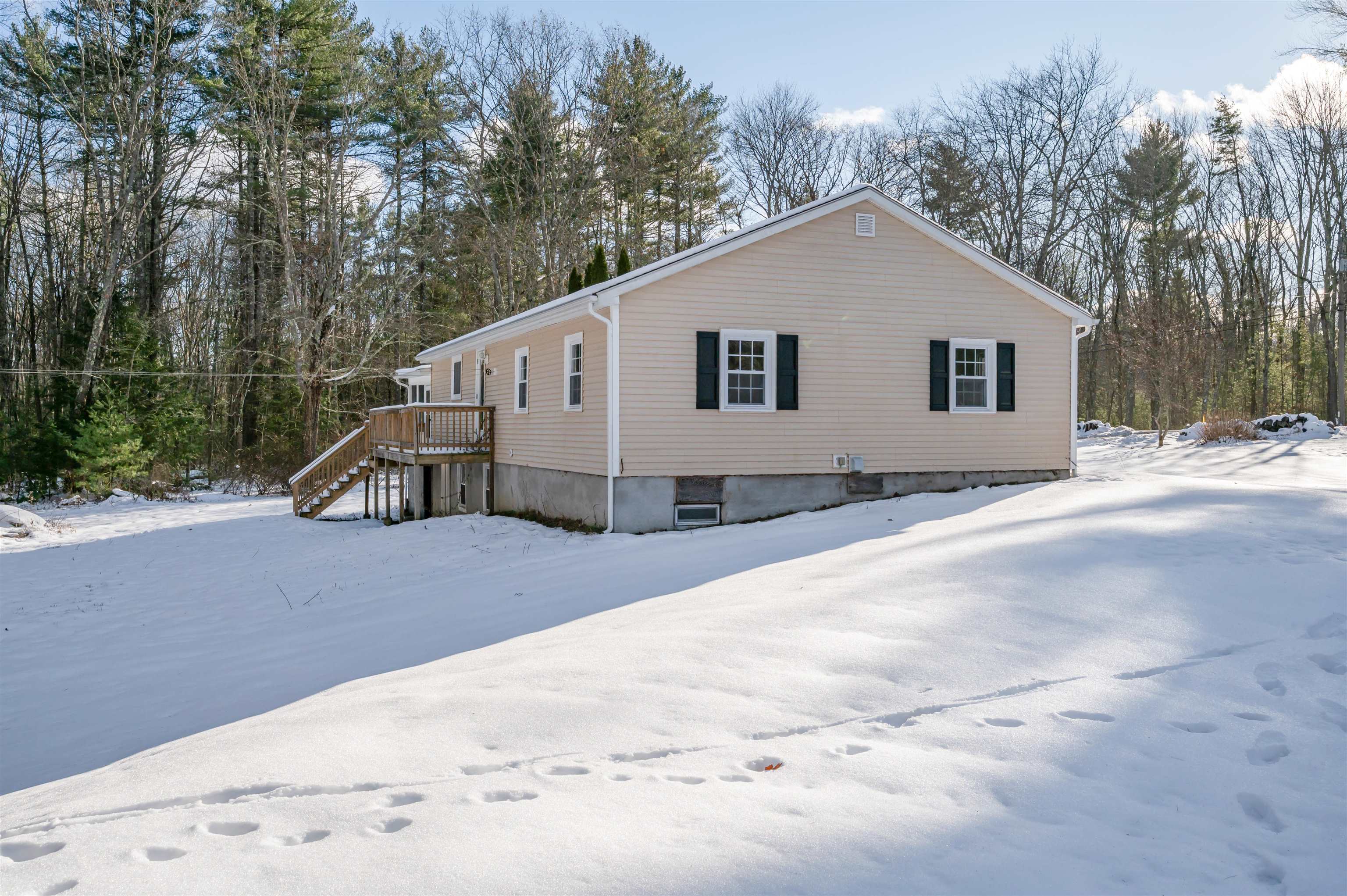437 Chester Road Auburn, NH 03032 - Photo 34 of 36
