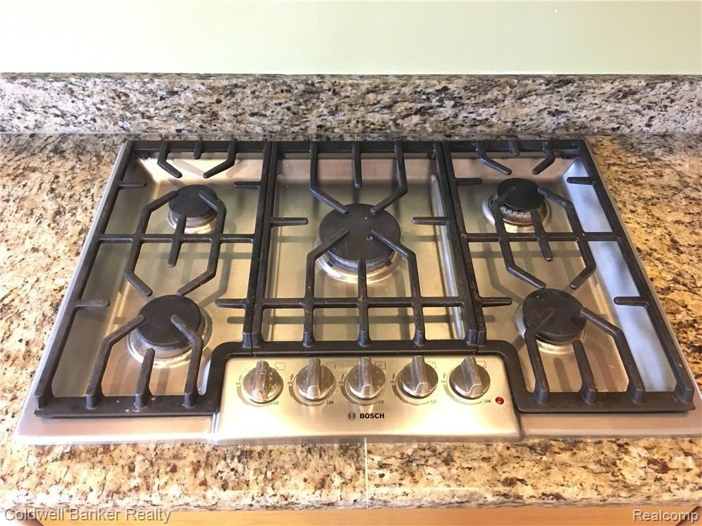 1890 East Hamlin Road Rochester Hills, MI 48307 - Photo 12 of 32