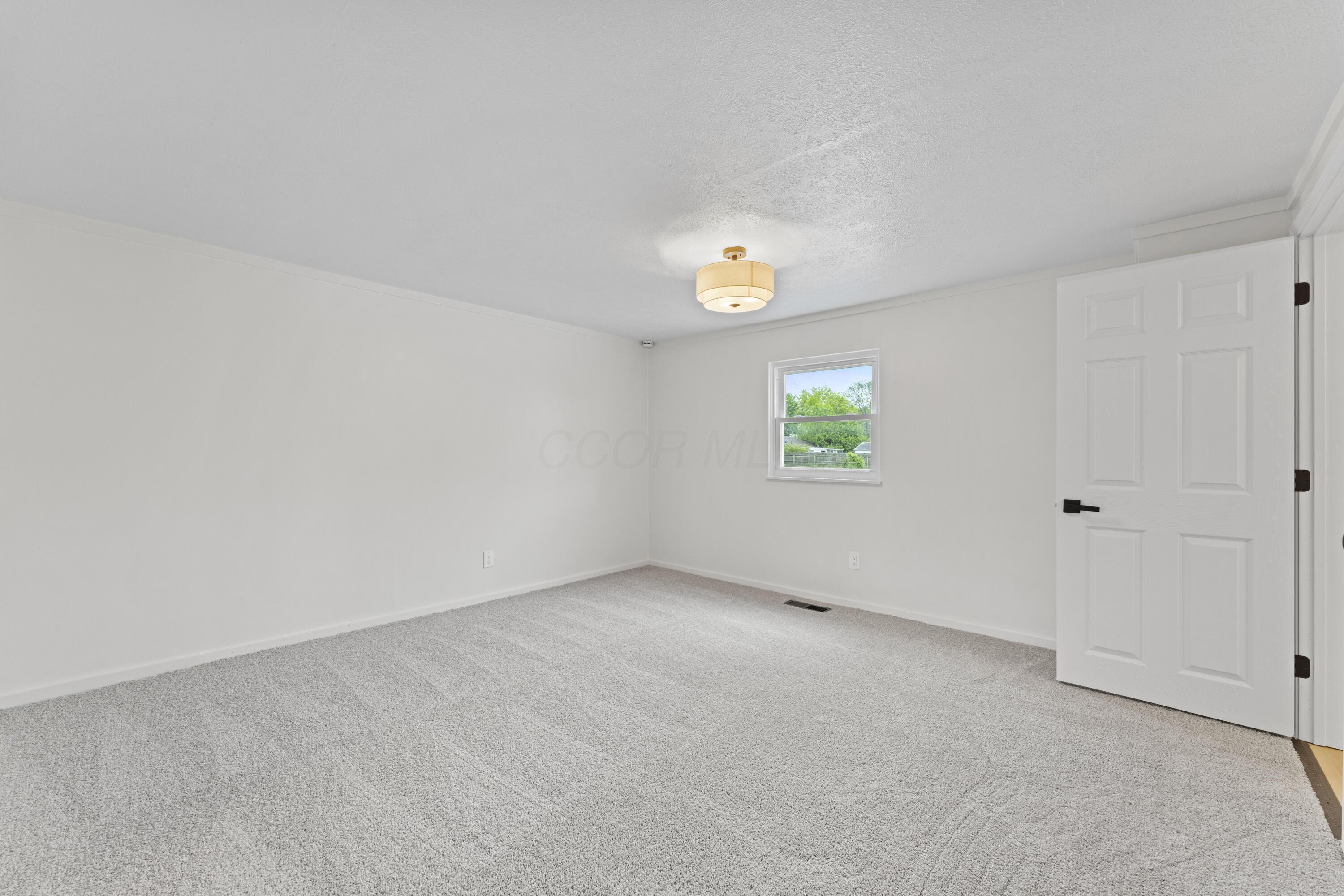 1116 South Yearling Road Columbus, OH 43227 - Photo 10 of 17 dsc03047