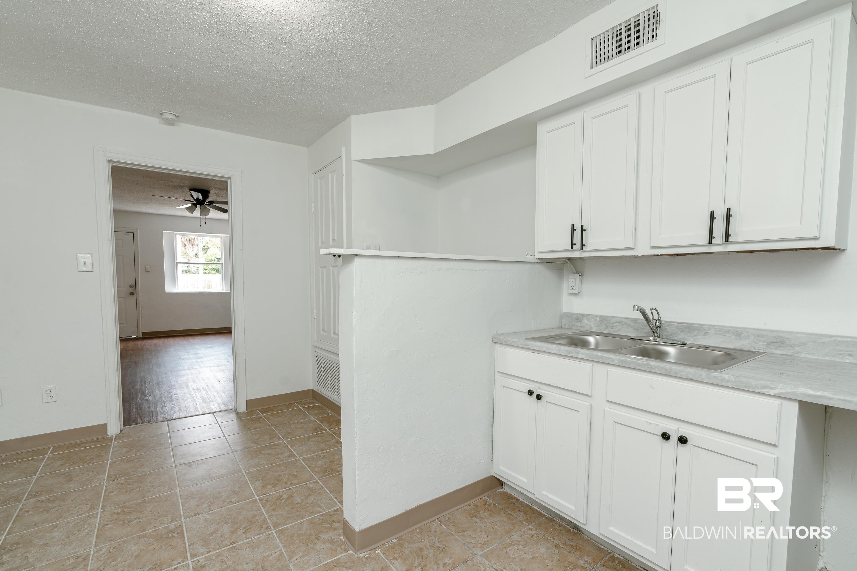 163 Everett Street Mobile, AL 36604 - Photo 11 of 20