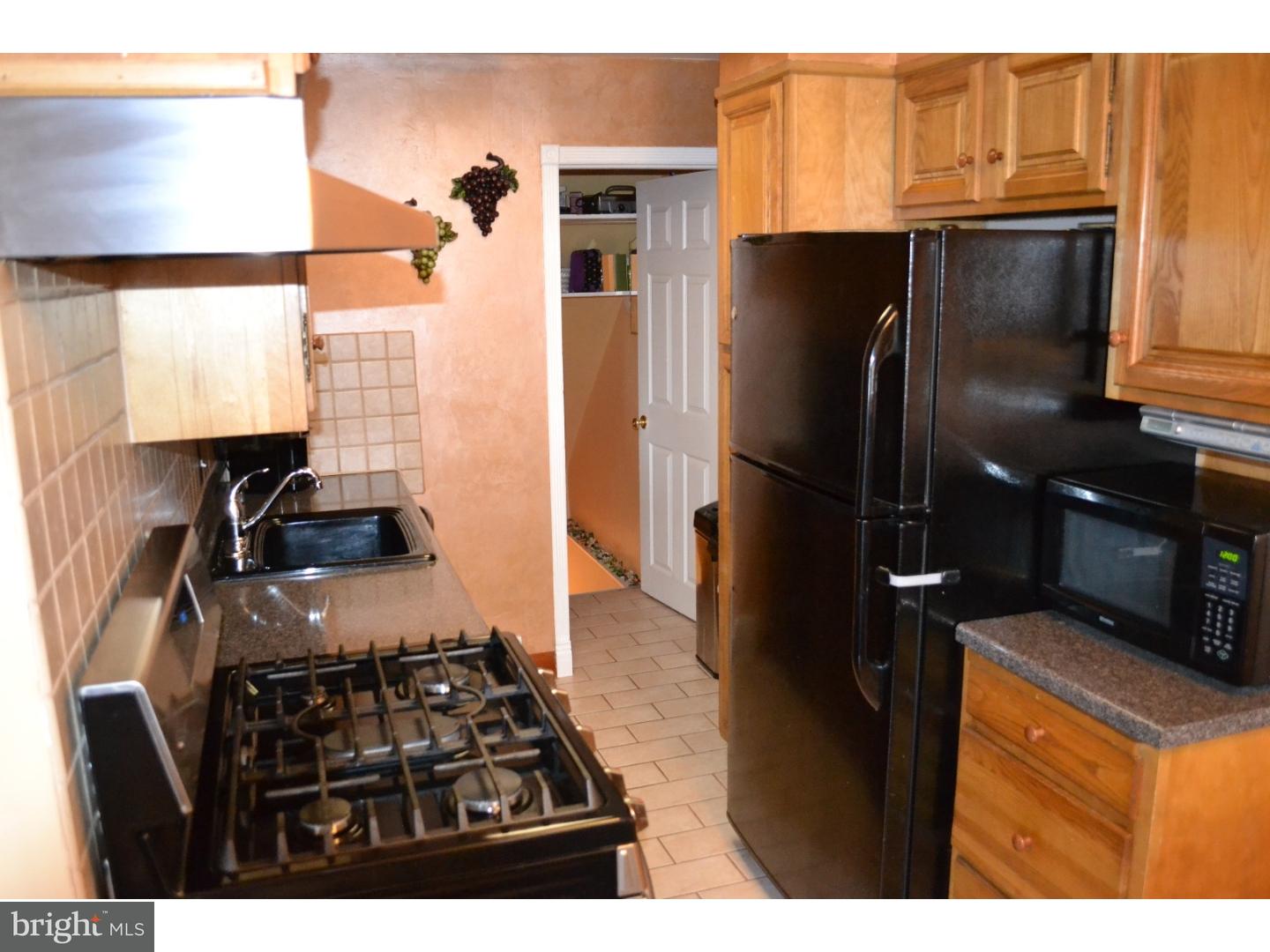 537 Perry Street Ridley Park, PA 19078 - Photo 8 of 25 Kitchen