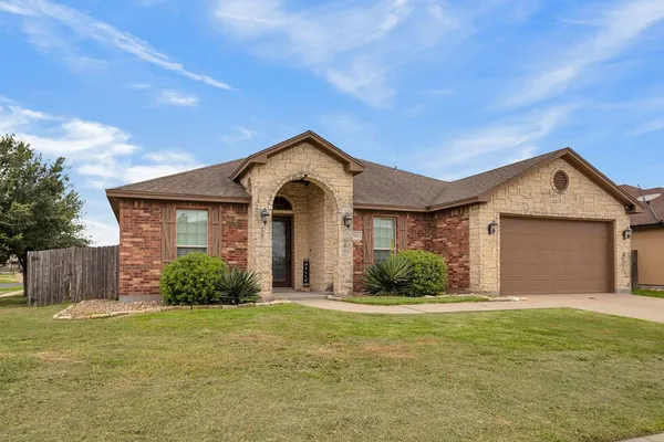$379,000 | 3721 Lake McQueeney Court, Robstown, TX 78380