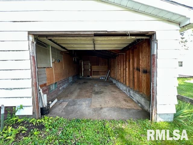 200 North 6th Street Clinton, IA 52732 - Photo 4 of 19