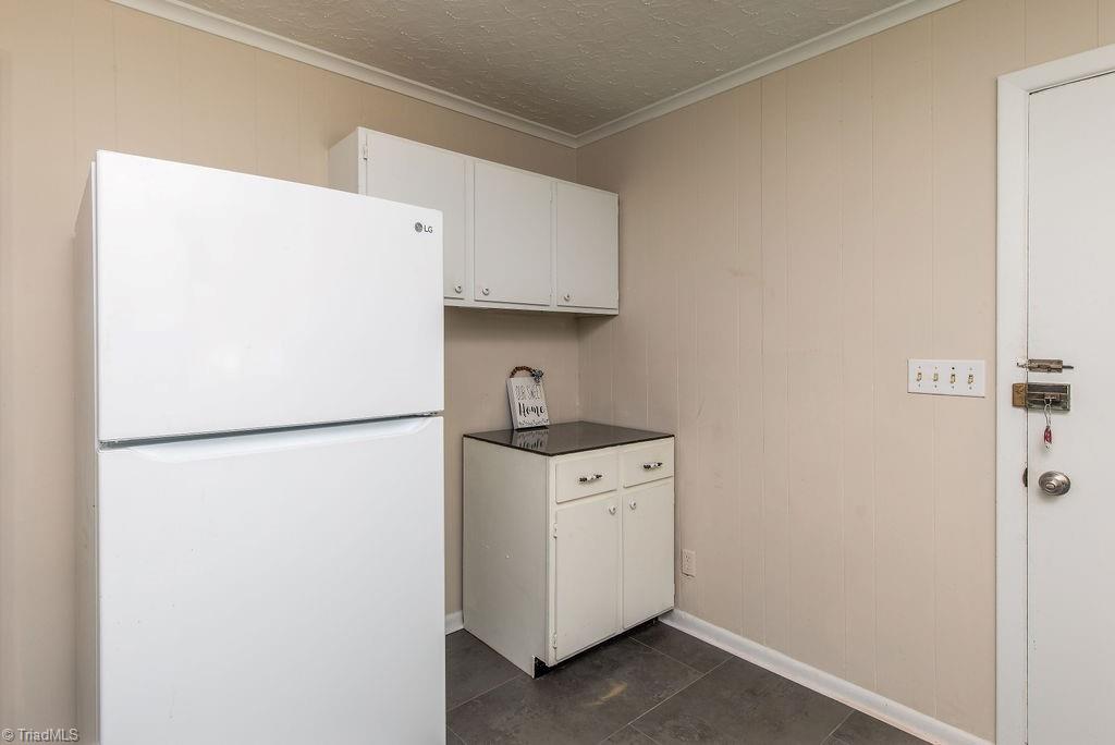 6019 Checker Road High Point, NC 27263 - Photo 4 of 24 Gallery Image 4