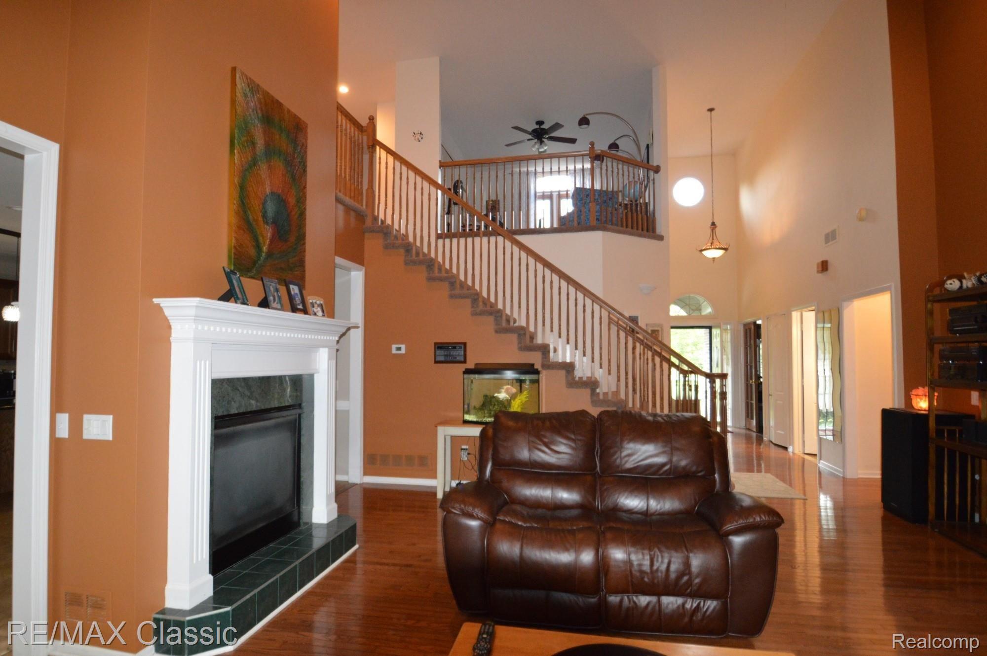 48255 Hanford Road Canton, MI 48187 - Photo 30 of 54 lr stairs InPixio.jpg