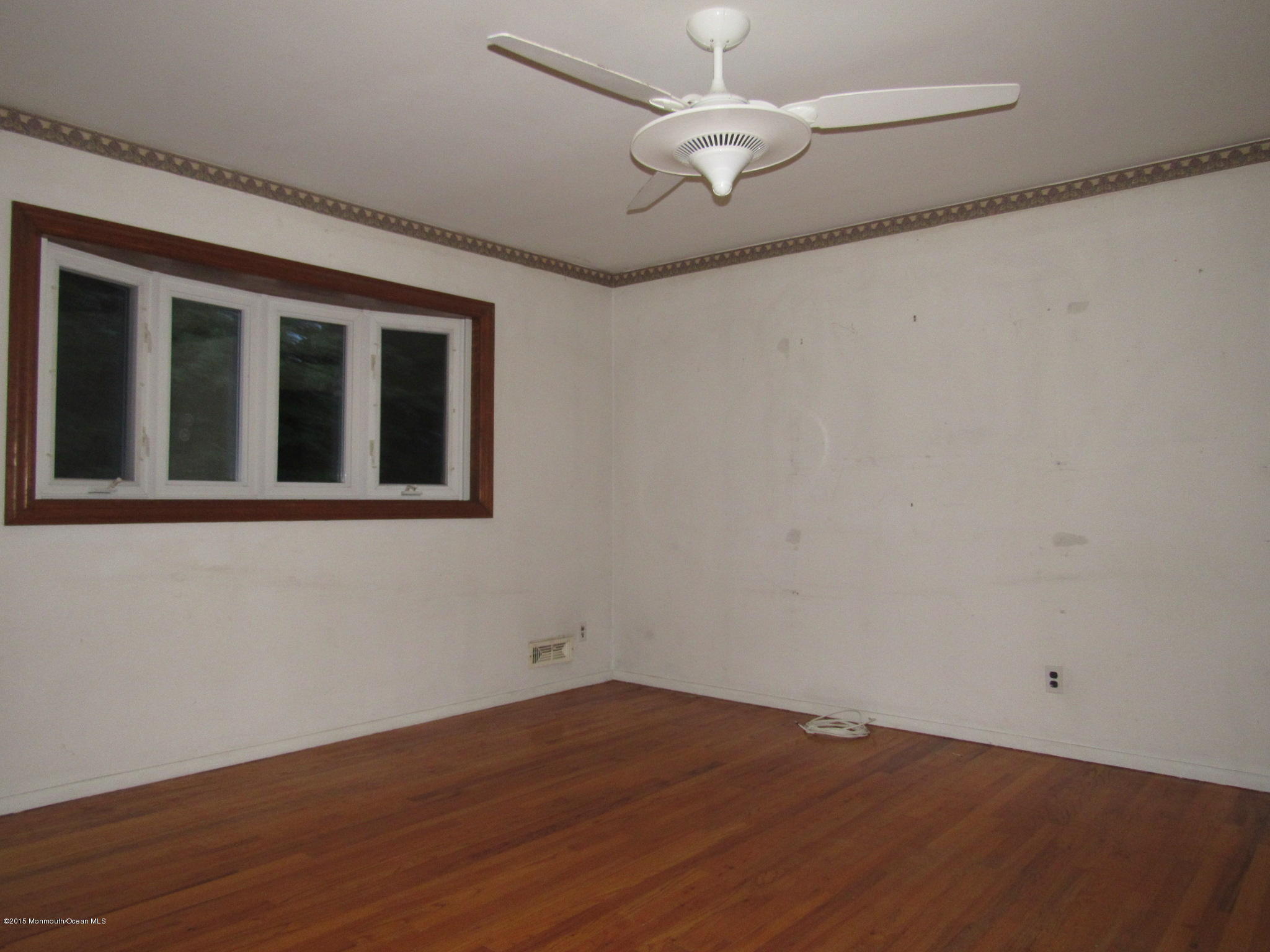 186 Newbury Road Howell, NJ 07731 - Photo 2 of 12 IMG_1183
