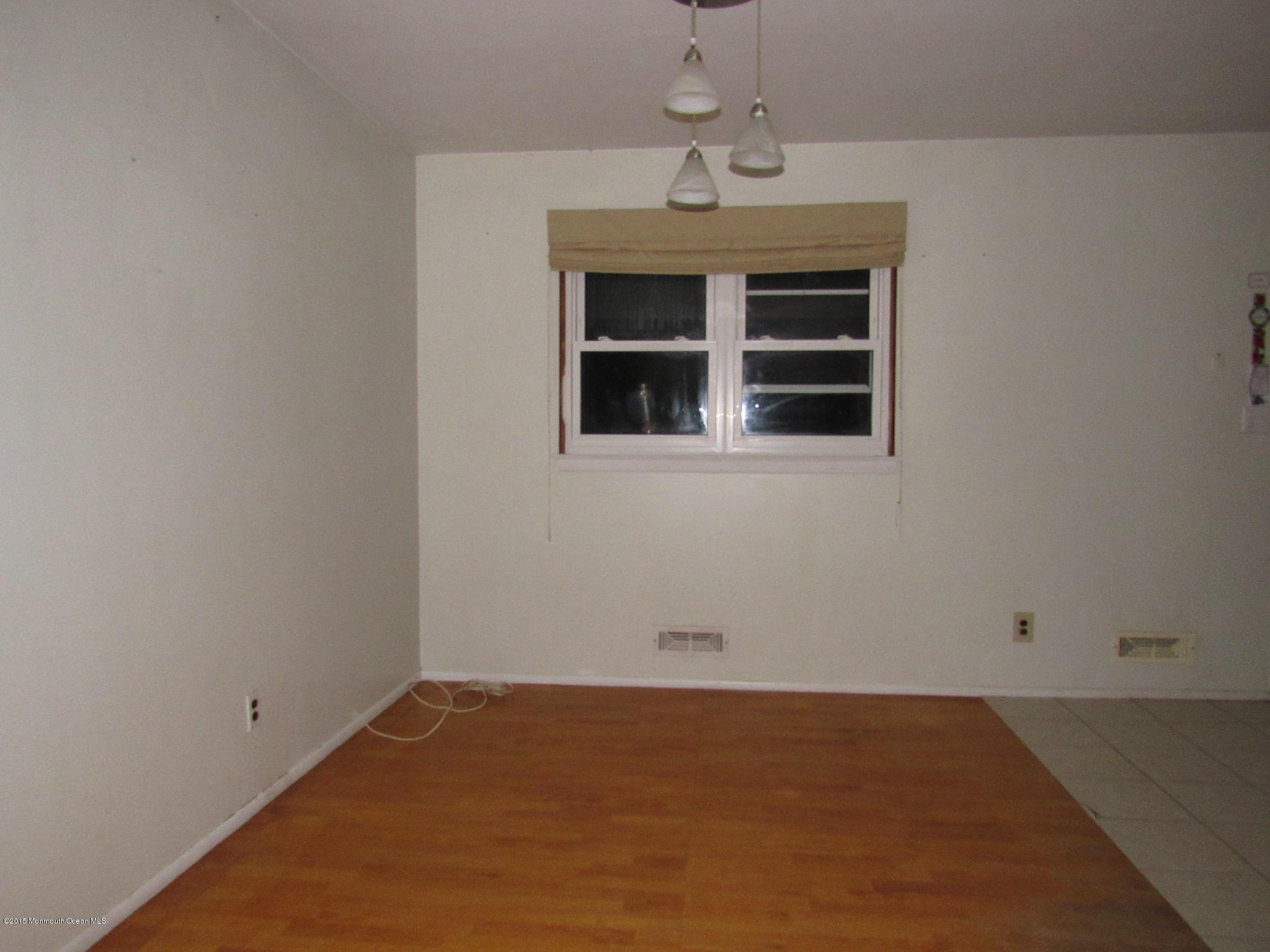 186 Newbury Road Howell, NJ 07731 - Photo 3 of 12 IMG_1184