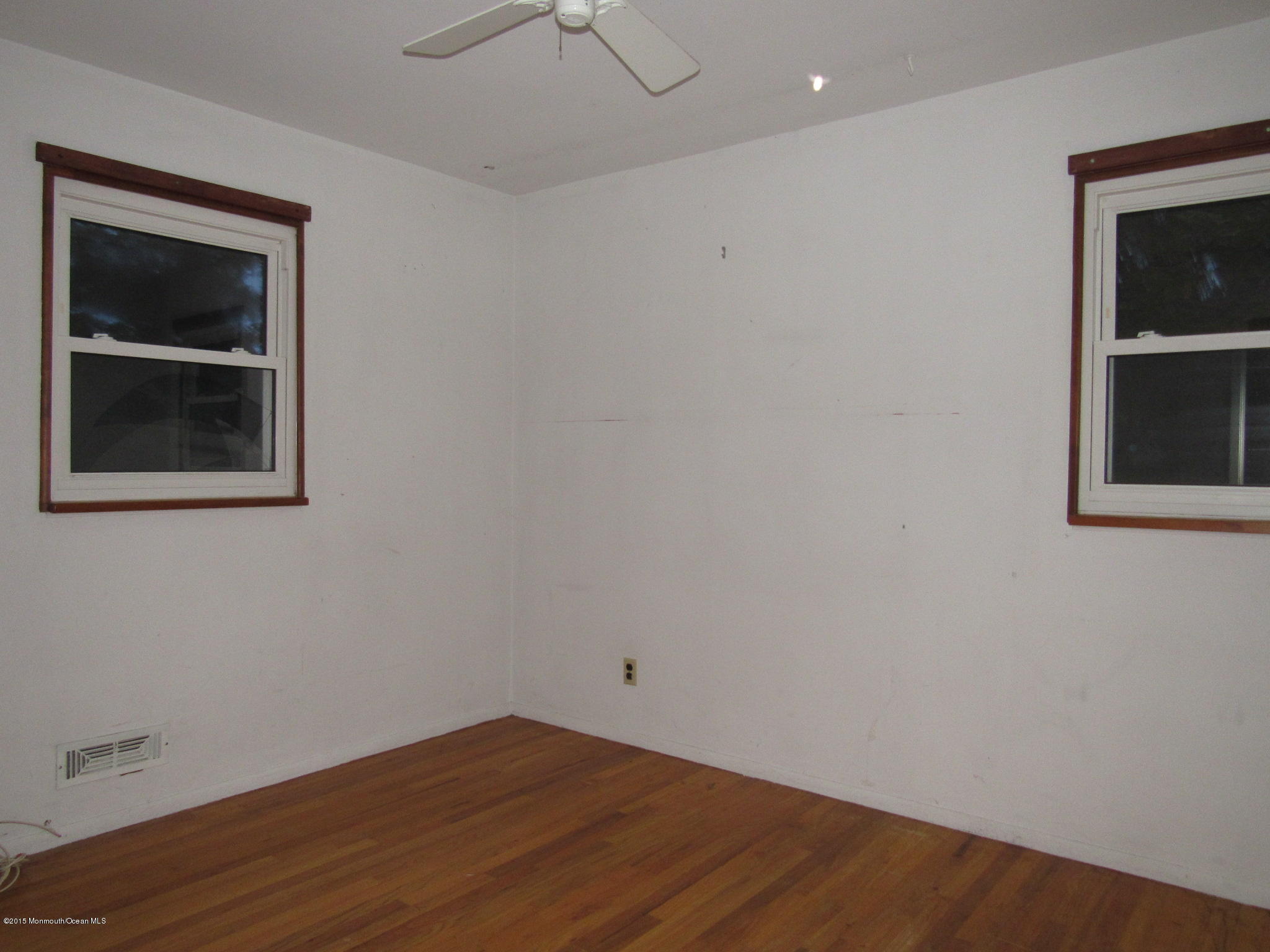 186 Newbury Road Howell, NJ 07731 - Photo 6 of 12 IMG_1189