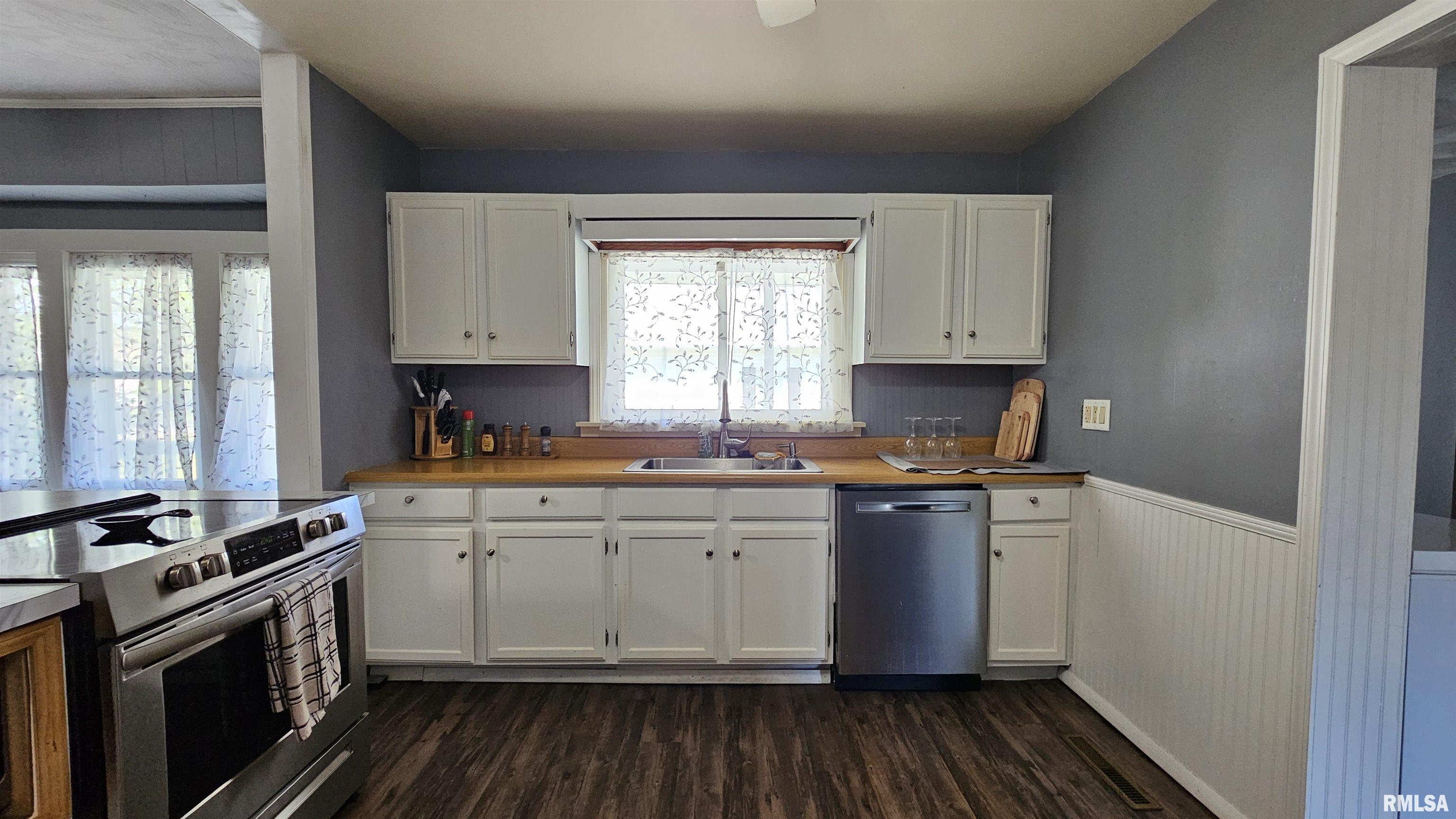 107 South 1st Street Marion, IL 62959 - Photo 12 of 48