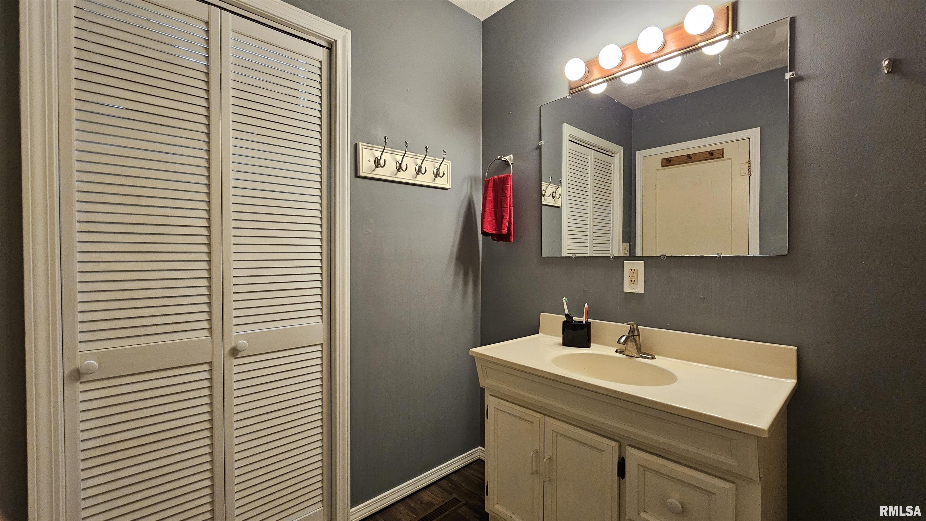 107 South 1st Street Marion, IL 62959 - Photo 18 of 48