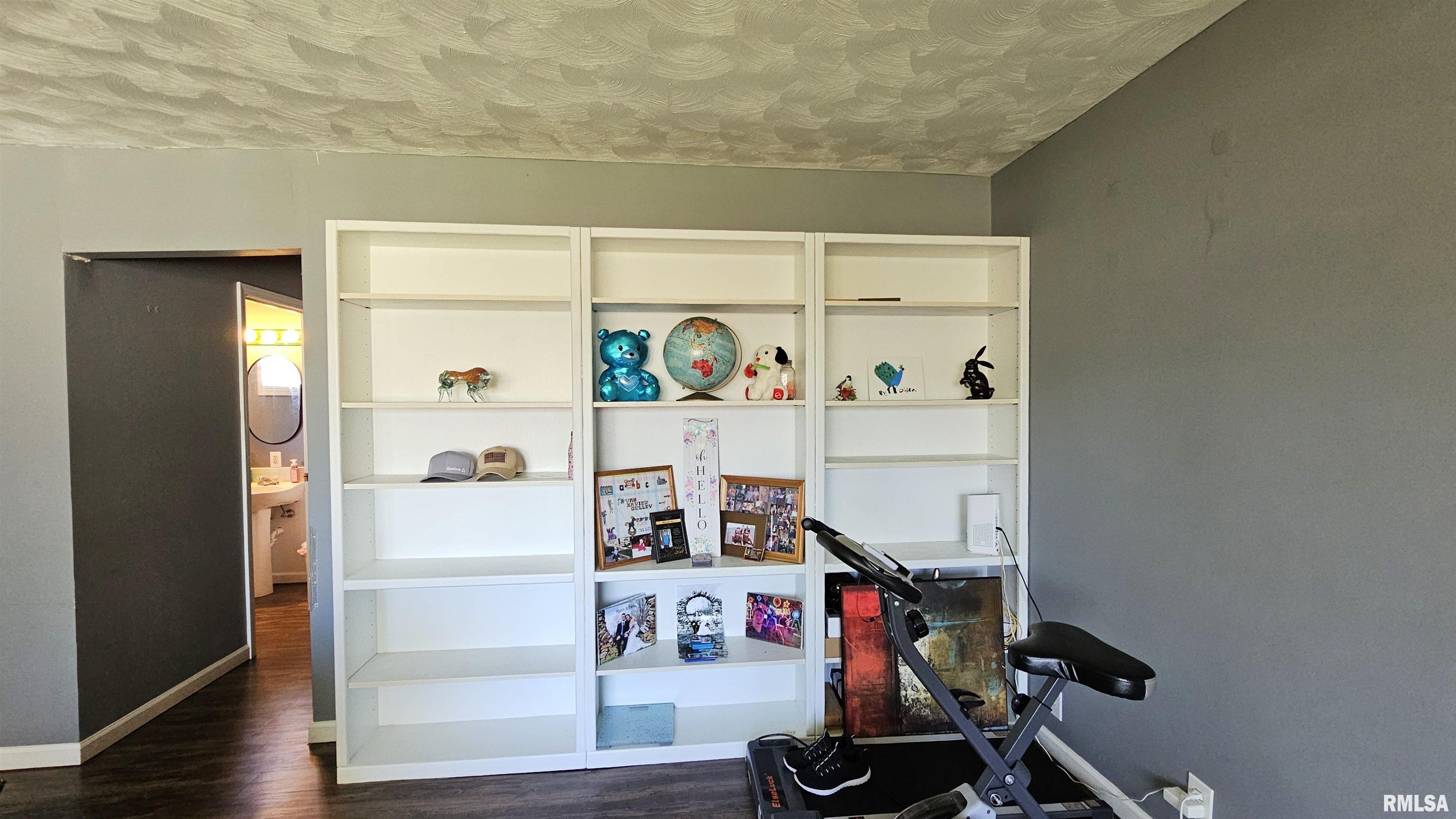 107 South 1st Street Marion, IL 62959 - Photo 22 of 48