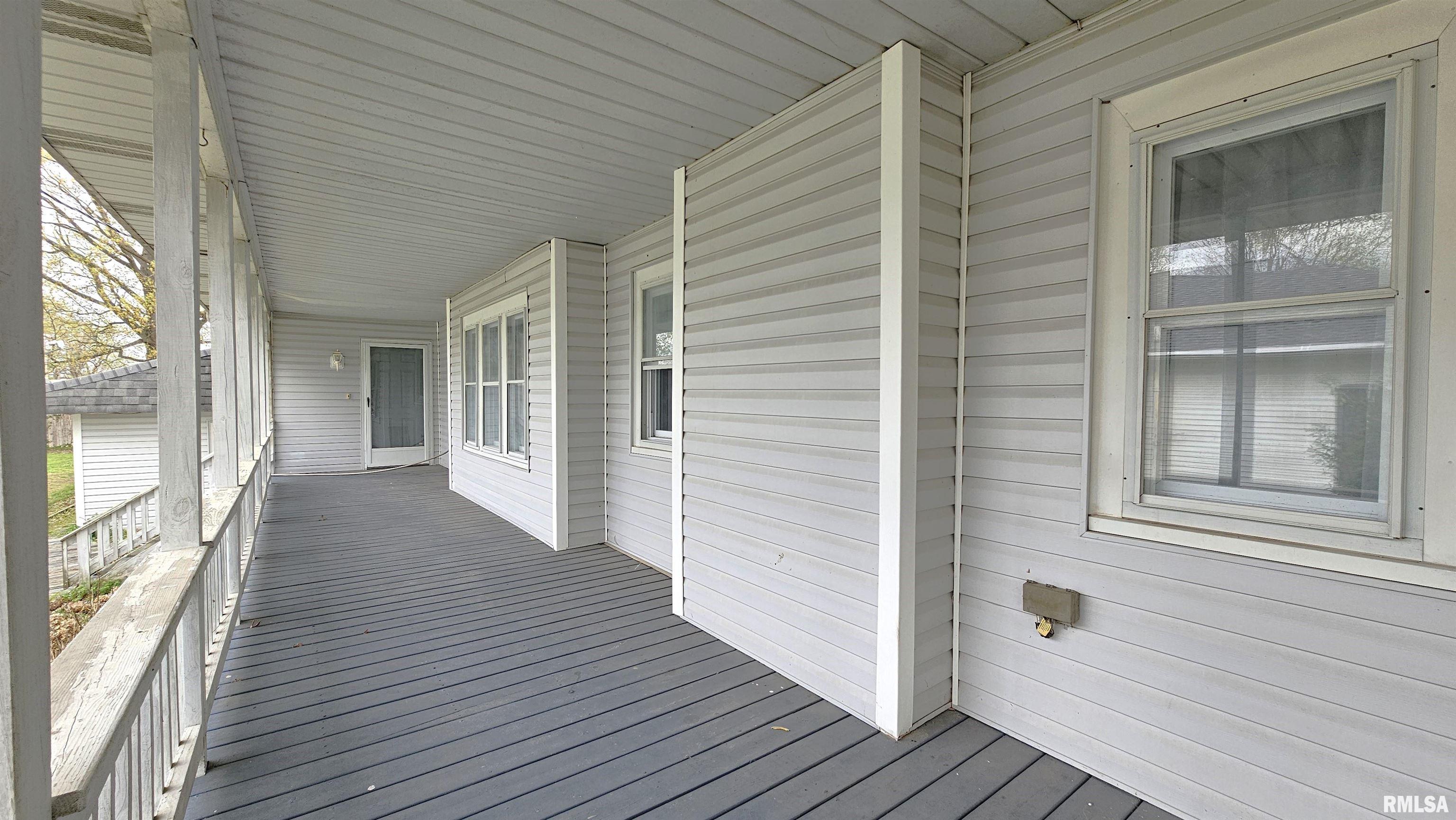 107 South 1st Street Marion, IL 62959 - Photo 3 of 48