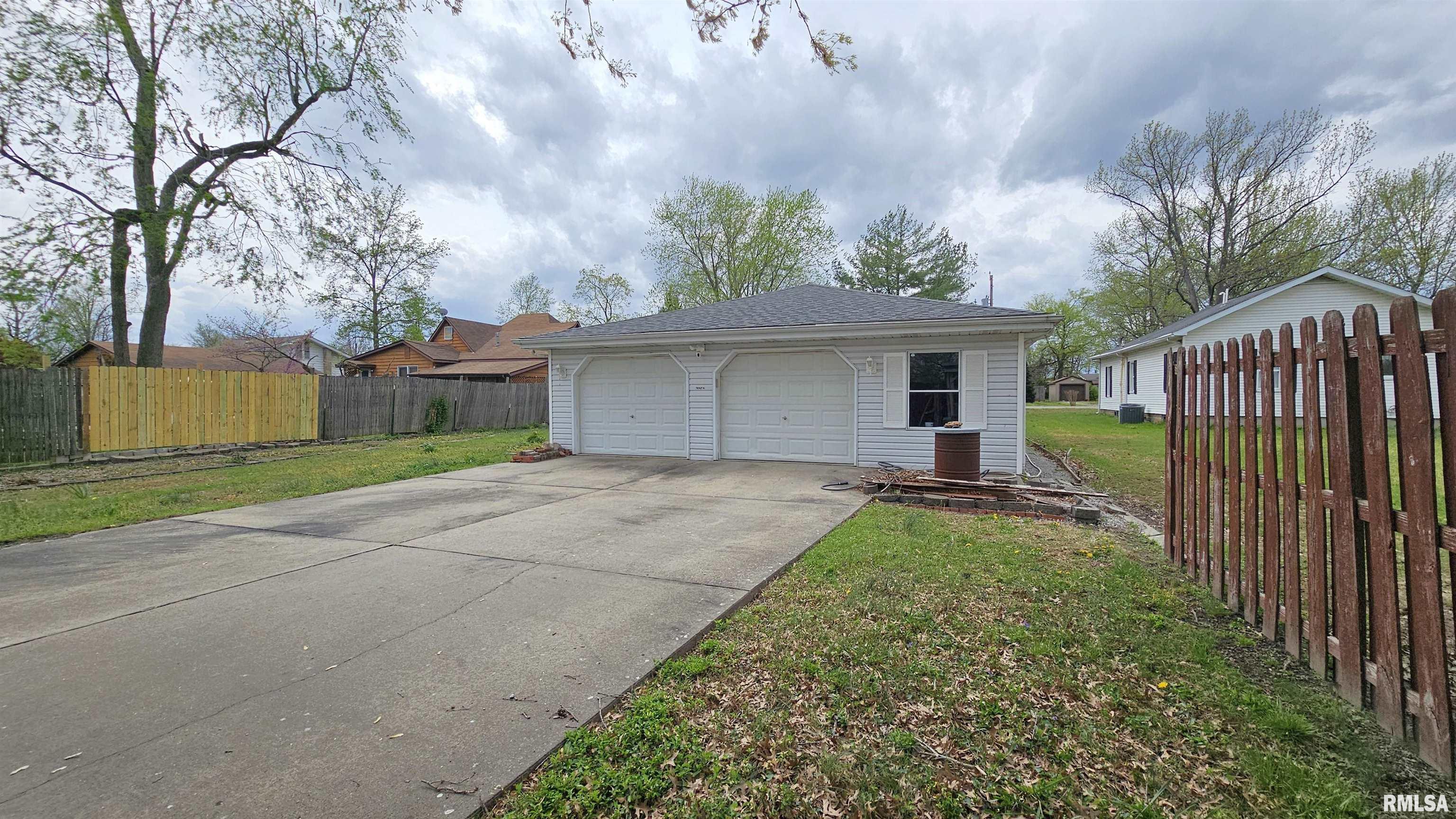 107 South 1st Street Marion, IL 62959 - Photo 37 of 48