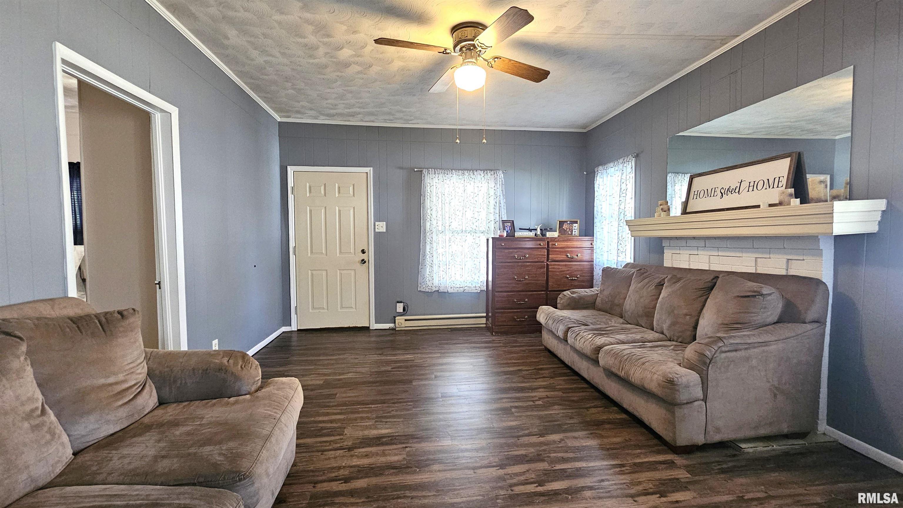 107 South 1st Street Marion, IL 62959 - Photo 4 of 48