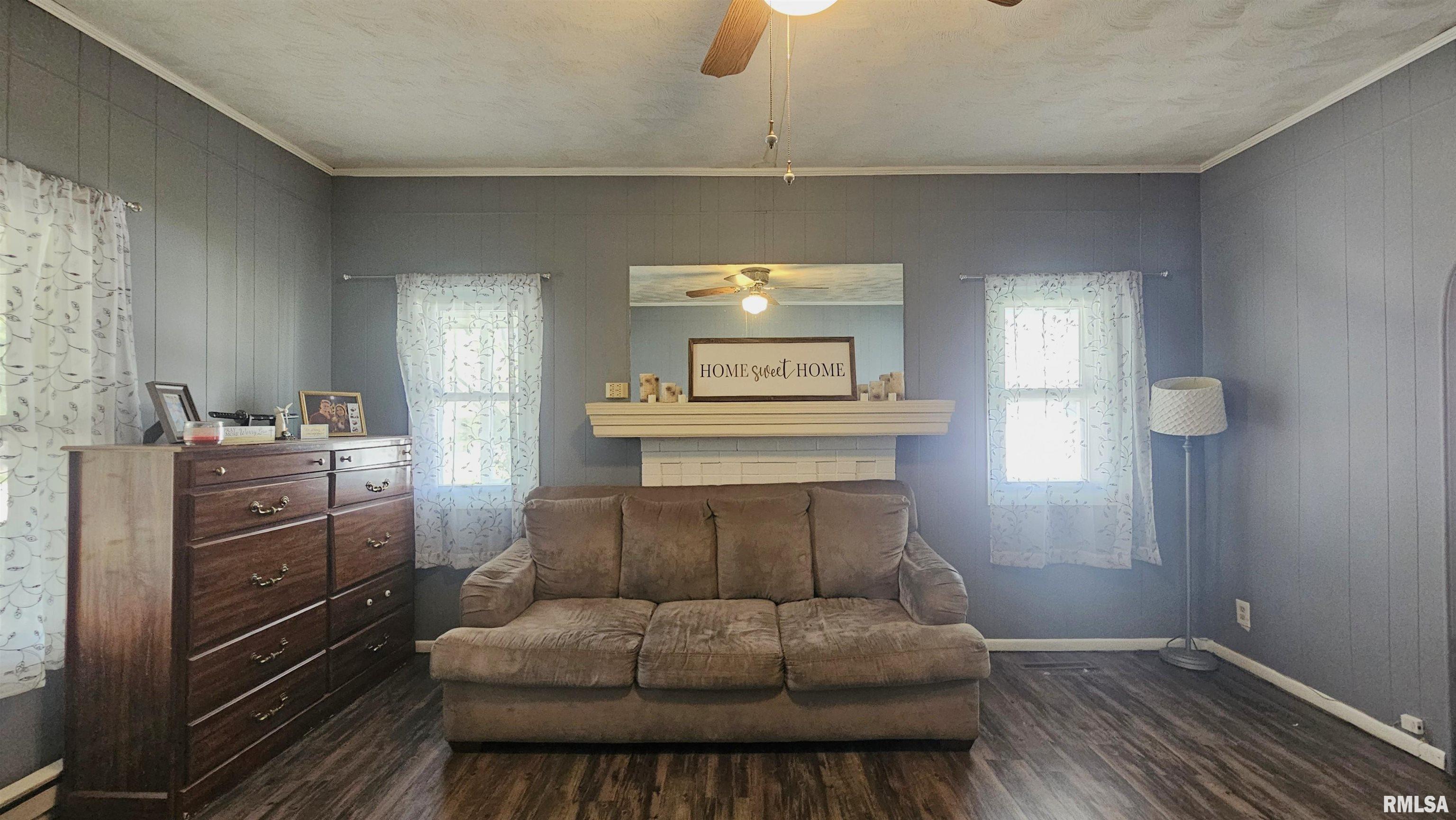 107 South 1st Street Marion, IL 62959 - Photo 5 of 48