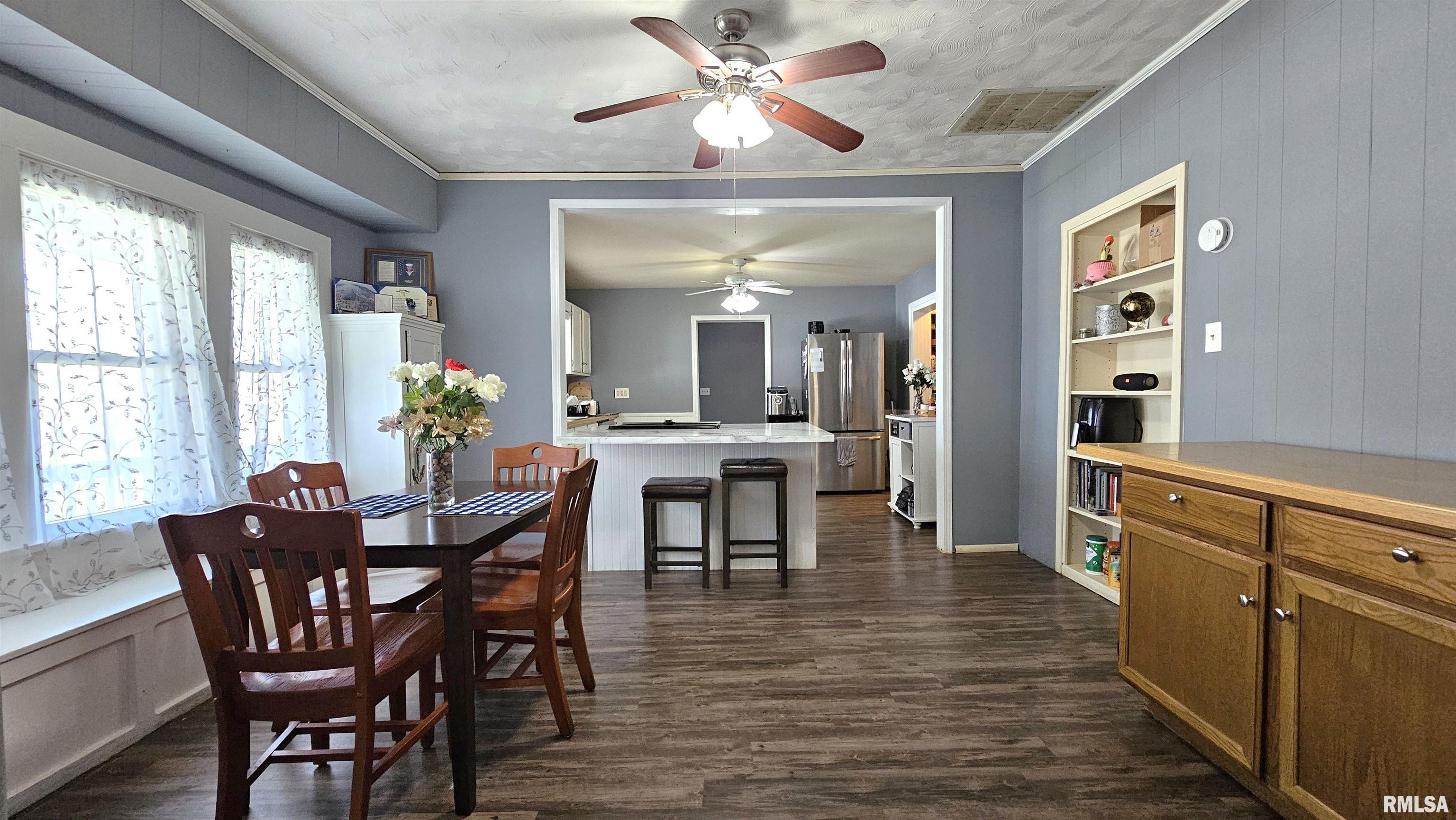 107 South 1st Street Marion, IL 62959 - Photo 7 of 48