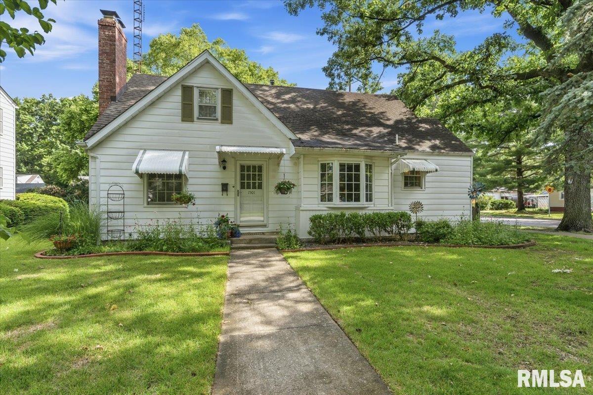 1501 West Cook Street Springfield, IL 62704 - Photo 1 of 38