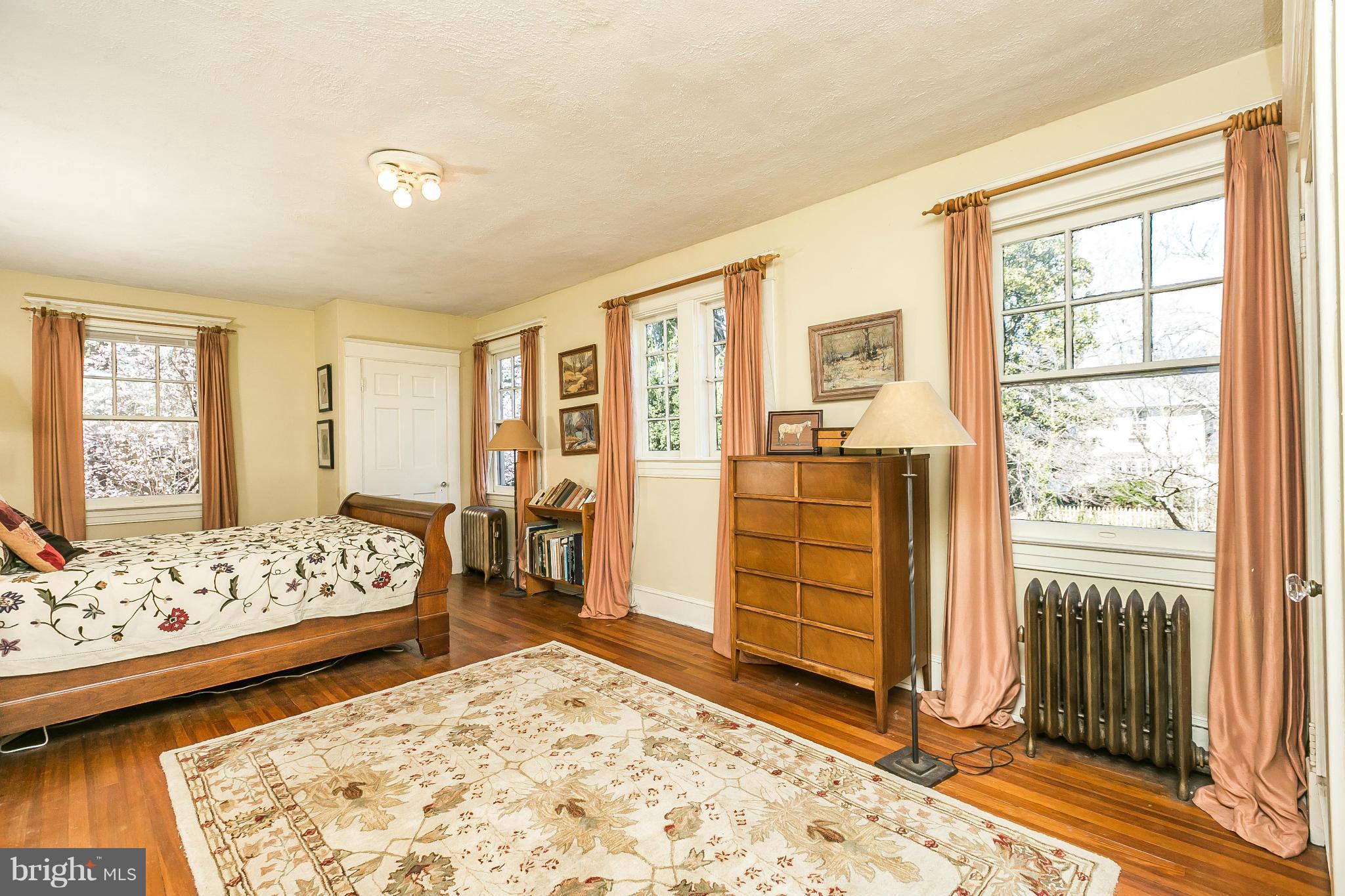 2223 Crest Road Baltimore, MD 21209 - Photo 14 of 28 Bedroom (Master)