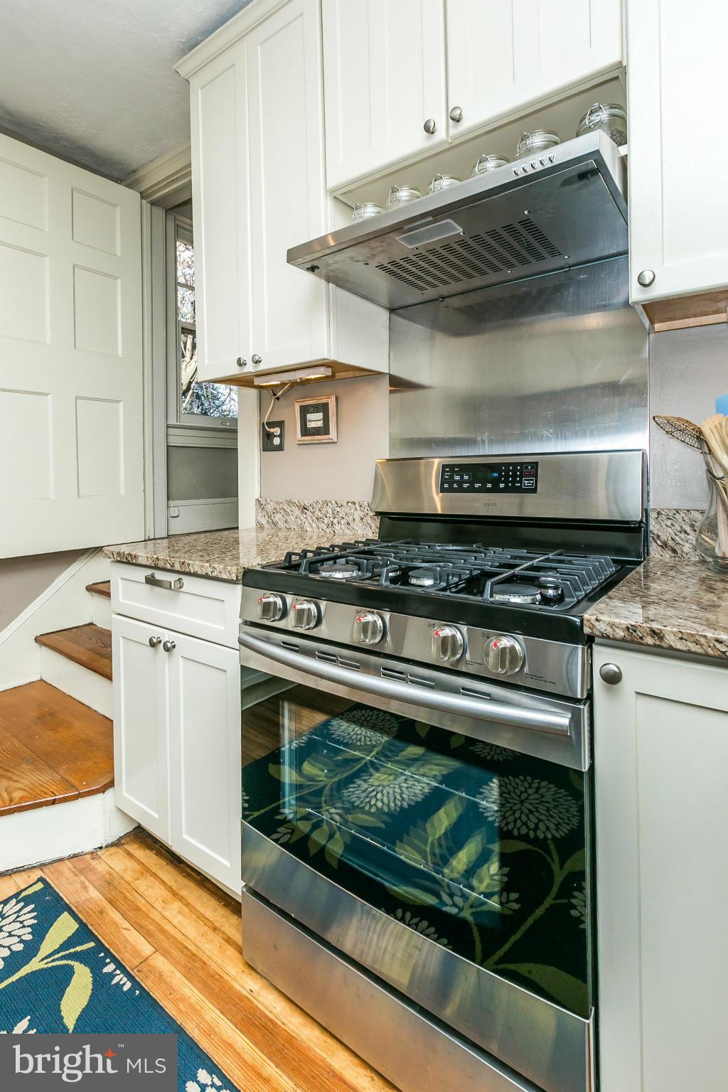 2223 Crest Road Baltimore, MD 21209 - Photo 10 of 28 Kitchen