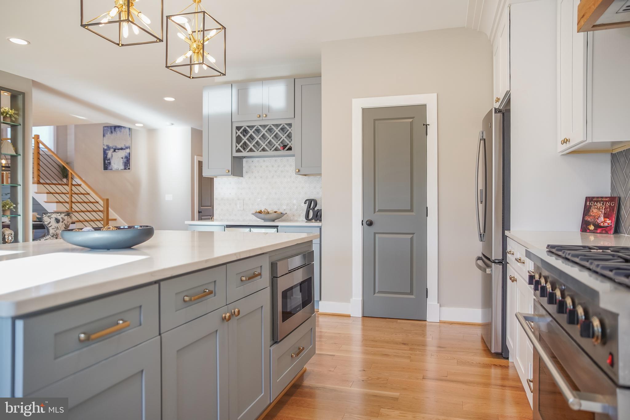 6937 Oak Ridge Road Falls Church, VA 22042 - Photo 27 of 73 Build-in Microwave