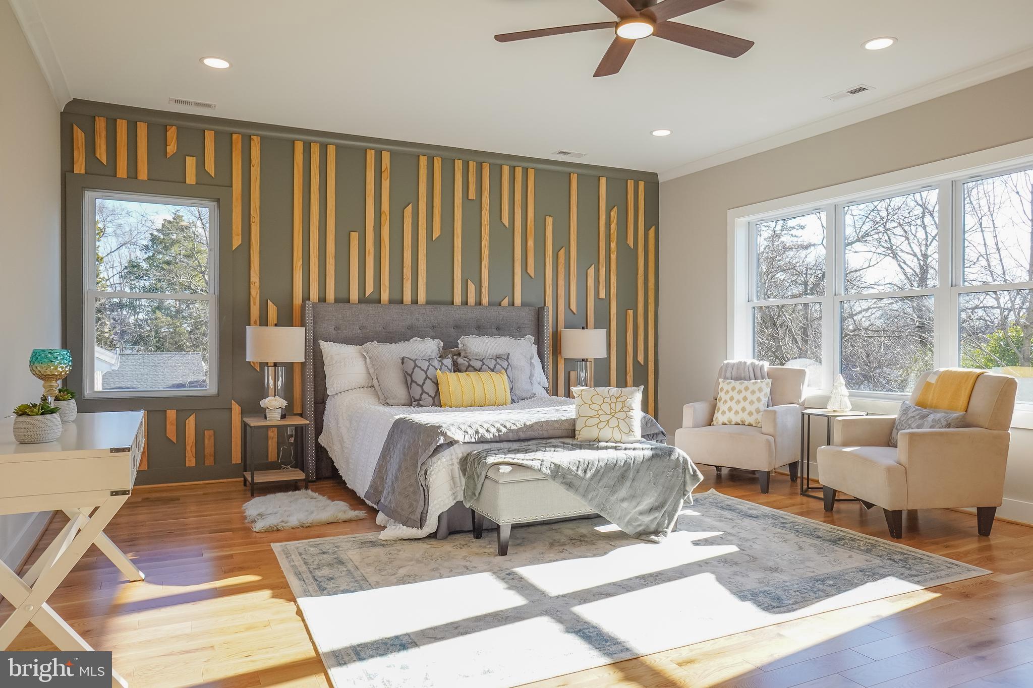 6937 Oak Ridge Road Falls Church, VA 22042 - Photo 31 of 73 Custom Feature Wall- Tons of Light