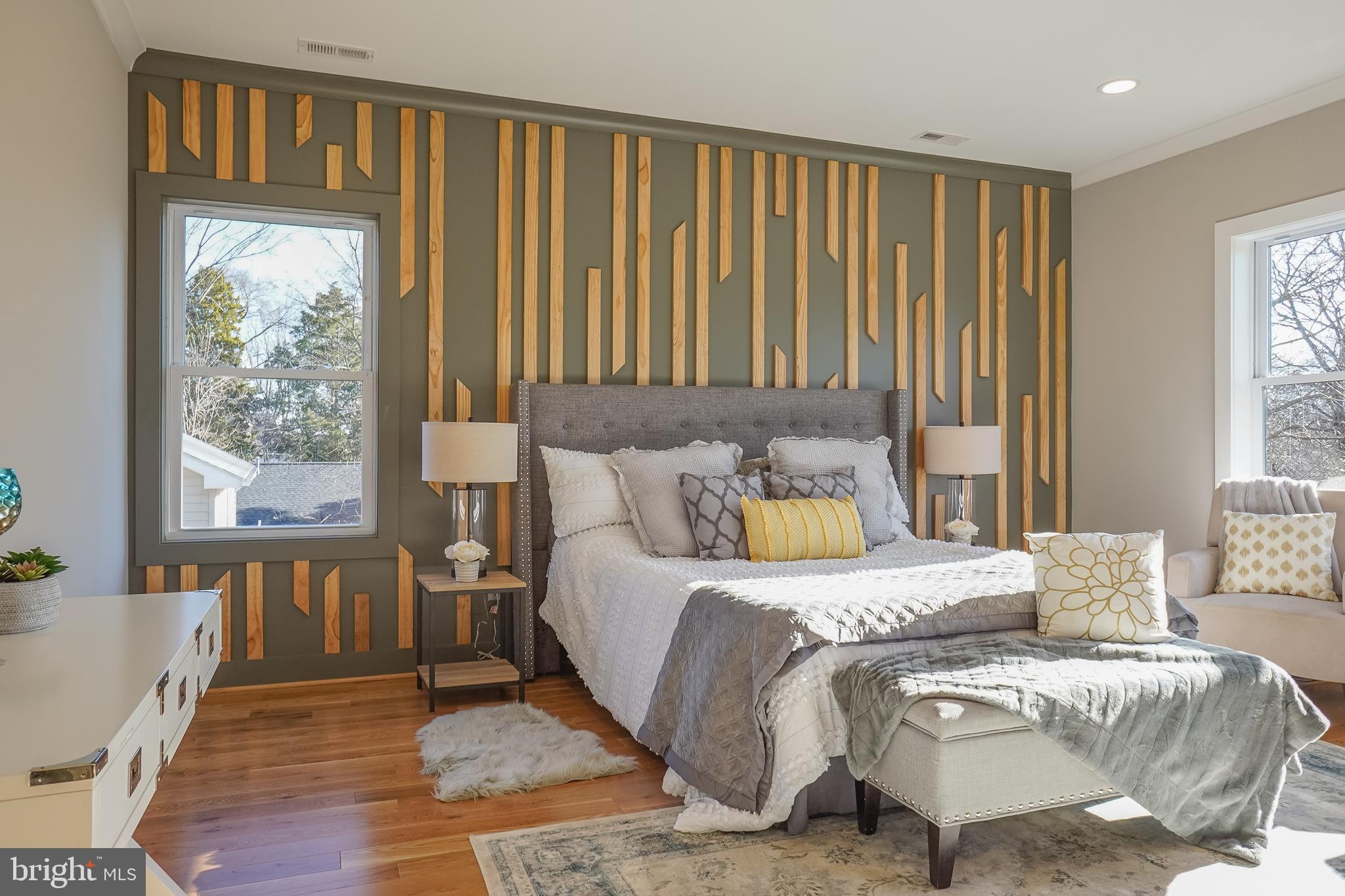 6937 Oak Ridge Road Falls Church, VA 22042 - Photo 33 of 73 Custom Feature Wall- Tons of Light