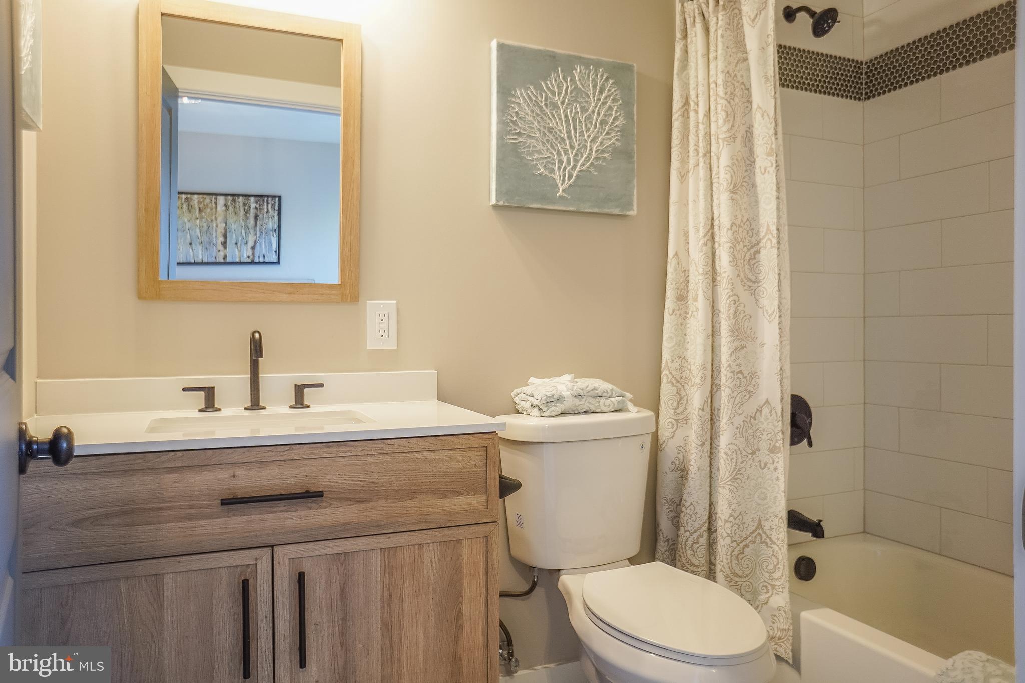 6937 Oak Ridge Road Falls Church, VA 22042 - Photo 55 of 73 Bath #4 - Upper Level 1